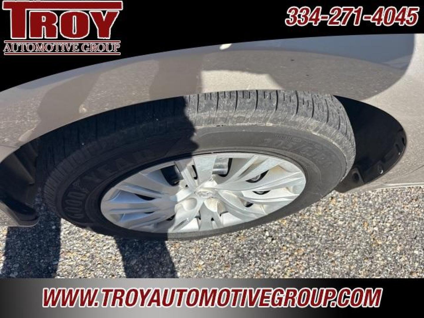 2013 Champagne Mica /Ivory Toyota Camry (4T4BF1FK4DR) with an 2.5L I4 SMPI DOHC engine, Automatic transmission, located at 6812 Atlanta Hwy, Montgomery, AL, 36117, (334) 271-4045, 32.382118, -86.178673 - Champagne Mica 2013 Toyota Camry FWD 2.5L I4 SMPI DOHC 6-Speed Automatic<br><br>Financing Available---Top Value for Trades.<br><br>25/35 City/Highway MPG<br><br><br>Awards:<br> * 2013 KBB.com 10 Best New Sedans Under $25,000 * 2013 KBB.com Best Resale Value Awards * 2013 KBB.com Brand Image Awa - Photo#13