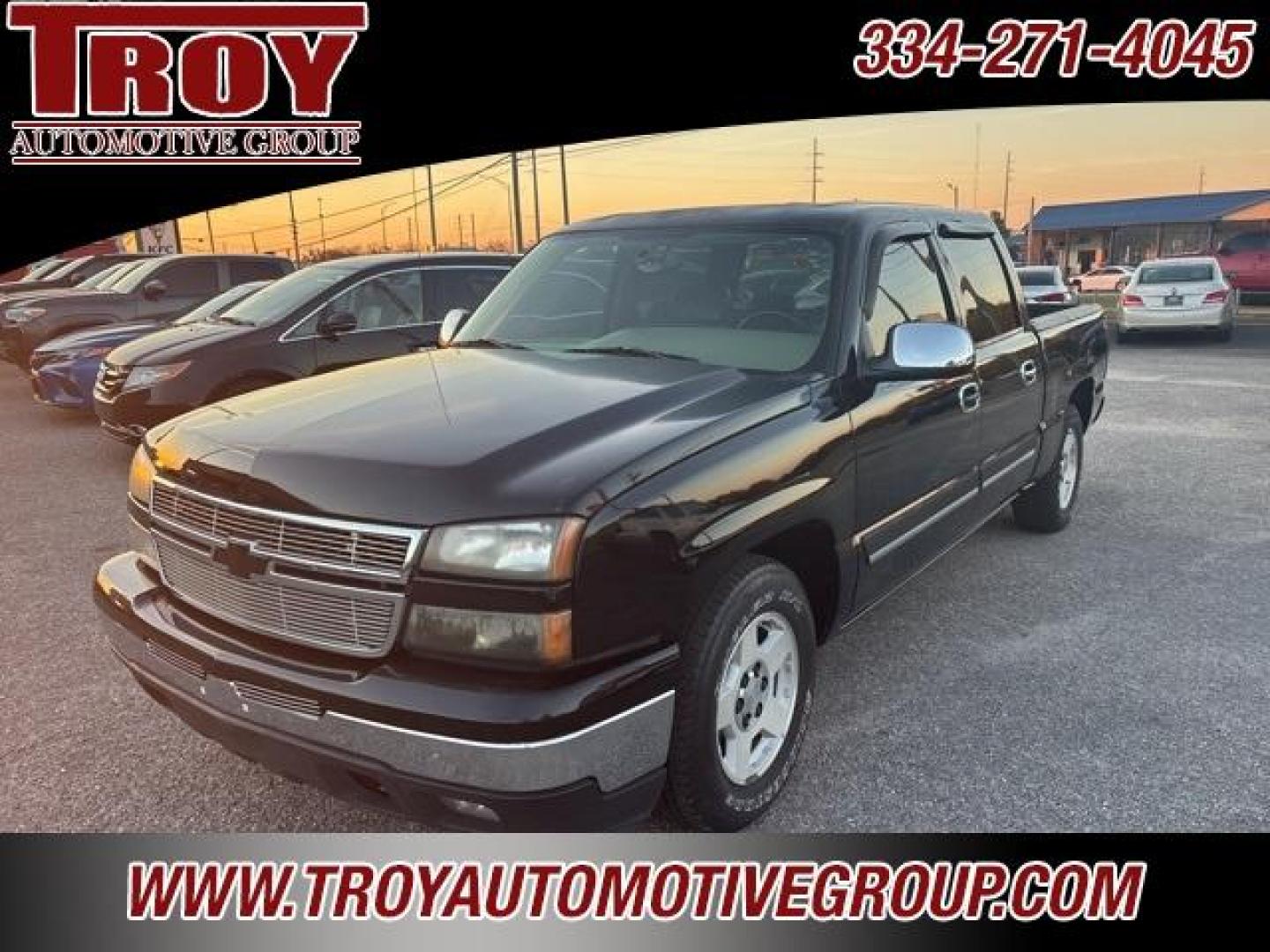 2006 Black /Tan Chevrolet Silverado 1500 LT (2GCEC13T261) with an Vortec 5.3L V8 SFI engine, Automatic transmission, located at 6812 Atlanta Hwy, Montgomery, AL, 36117, (334) 271-4045, 32.382118, -86.178673 - 1-Owner!!<br>DVD In Headrest!!<br>Tow Package!! - Photo#4