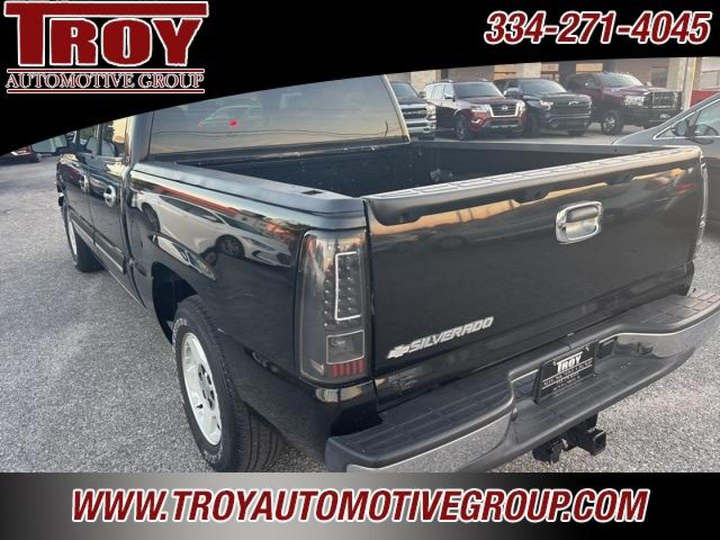 2006 Black /Tan Chevrolet Silverado 1500 LT (2GCEC13T261) with an Vortec 5.3L V8 SFI engine, Automatic transmission, located at 6812 Atlanta Hwy, Montgomery, AL, 36117, (334) 271-4045, 32.382118, -86.178673 - 1-Owner!!<br>DVD In Headrest!!<br>Tow Package!! - Photo#11