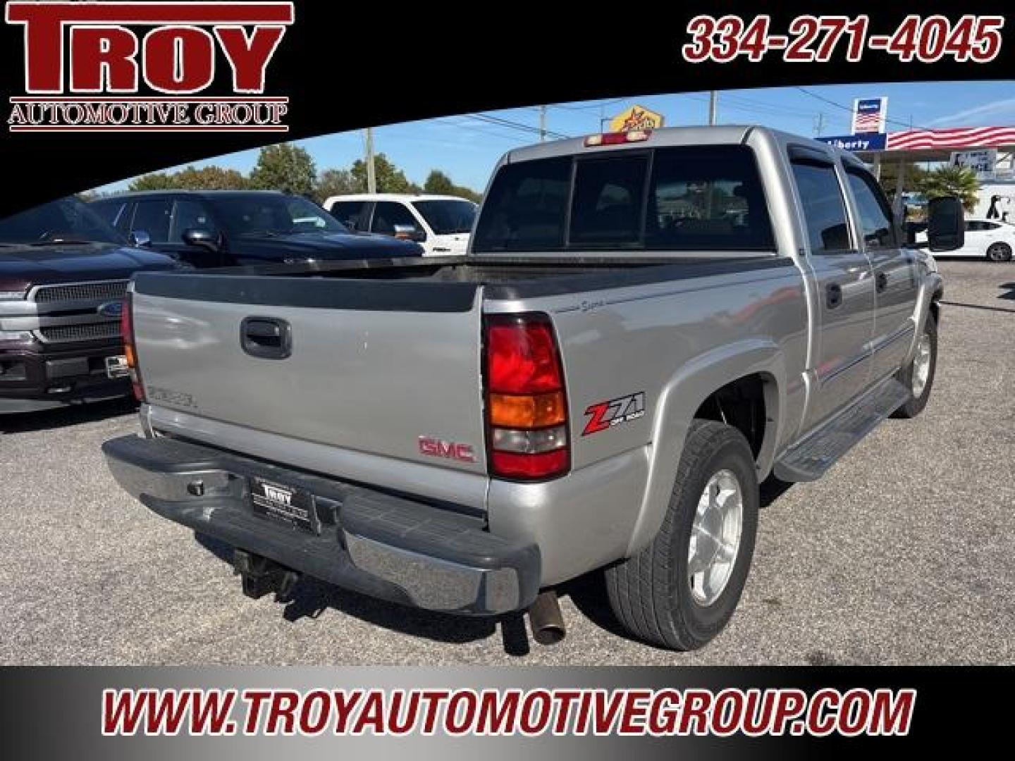 2006 Silver Birch Metallic /Pewter GMC Sierra 1500 SLT (2GTEK13T661) with an Vortec 5.3L V8 SFI engine, Automatic transmission, located at 6812 Atlanta Hwy, Montgomery, AL, 36117, (334) 271-4045, 32.382118, -86.178673 - Recent Arrival! Priced below KBB Fair Purchase Price!<br><br>Silver Birch Metallic 2006 GMC Sierra 1500 SLT 4WD Vortec 5.3L V8 SFI 4-Speed Automatic with Overdrive<br><br>Financing Available---Top Value for Trades. - Photo#6