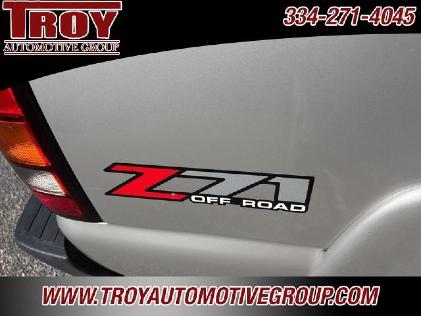 2006 Silver Birch Metallic /Pewter GMC Sierra 1500 SLT (2GTEK13T661) with an Vortec 5.3L V8 SFI engine, Automatic transmission, located at 6812 Atlanta Hwy, Montgomery, AL, 36117, (334) 271-4045, 32.382118, -86.178673 - Recent Arrival! Priced below KBB Fair Purchase Price!<br><br>Silver Birch Metallic 2006 GMC Sierra 1500 SLT 4WD Vortec 5.3L V8 SFI 4-Speed Automatic with Overdrive<br><br>Financing Available---Top Value for Trades. - Photo#18