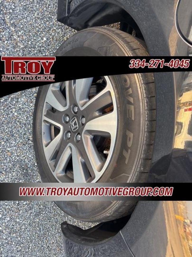 2016 Crystal Black Pearl /Gray Honda Odyssey (5FNRL5H92GB) with an 3.5L V6 SOHC i-VTEC 24V engine, Automatic transmission, located at 6812 Atlanta Hwy, Montgomery, AL, 36117, (334) 271-4045, 32.382118, -86.178673 - Priced below KBB Fair Purchase Price!<br><br>Crystal Black Pearl 2016 Honda Odyssey FWD 3.5L V6 SOHC i-VTEC 24V 6-Speed Automatic<br><br>Financing Available---Top Value for Trades.<br><br>19/28 City/Highway MPG<br><br><br>Awards:<br> * 2016 KBB.com Best Buy Awards * 2016 KBB.com Best Buy Awards F - Photo#8