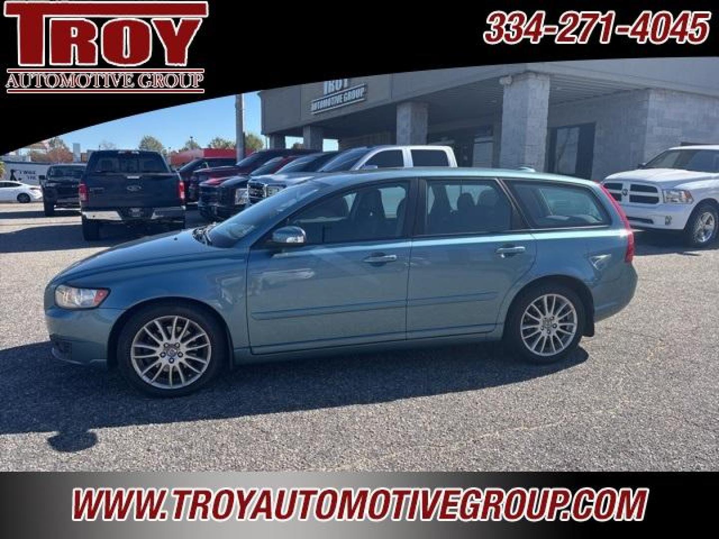 2009 Brilliant Blue Metallic /Off-Black Volvo V50 2.4i (YV1MW382692) with an 2.4L 5-Cylinder MPI DOHC engine, Automatic transmission, located at 6812 Atlanta Hwy, Montgomery, AL, 36117, (334) 271-4045, 32.382118, -86.178673 - Power Sunroof!!<br>Leather Interior!!<br>2-Master Remote Keys!!<br>Heated Seats!! - Photo#0