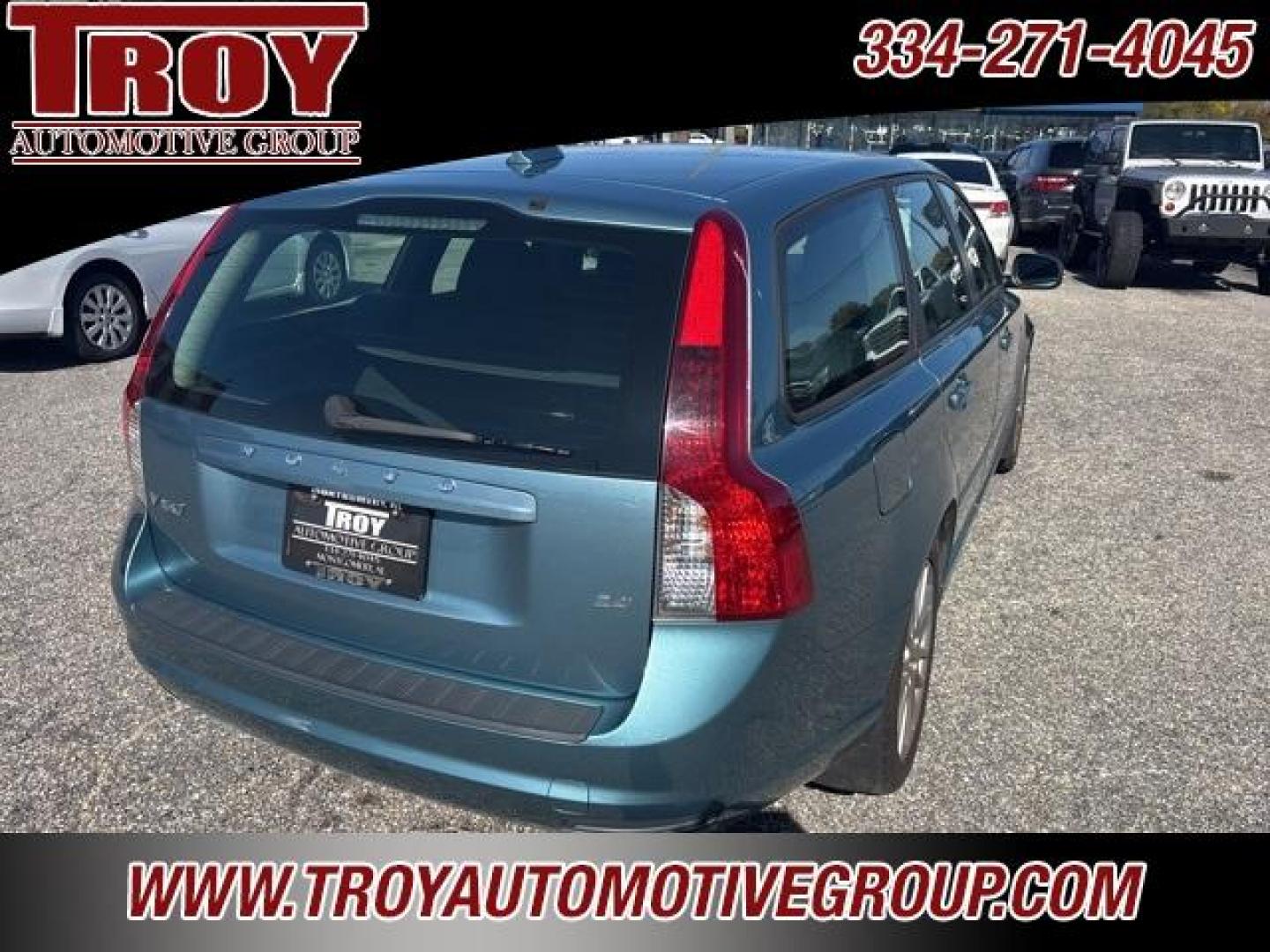 2009 Brilliant Blue Metallic /Off-Black Volvo V50 2.4i (YV1MW382692) with an 2.4L 5-Cylinder MPI DOHC engine, Automatic transmission, located at 6812 Atlanta Hwy, Montgomery, AL, 36117, (334) 271-4045, 32.382118, -86.178673 - Power Sunroof!!<br>Leather Interior!!<br>2-Master Remote Keys!!<br>Heated Seats!! - Photo#5