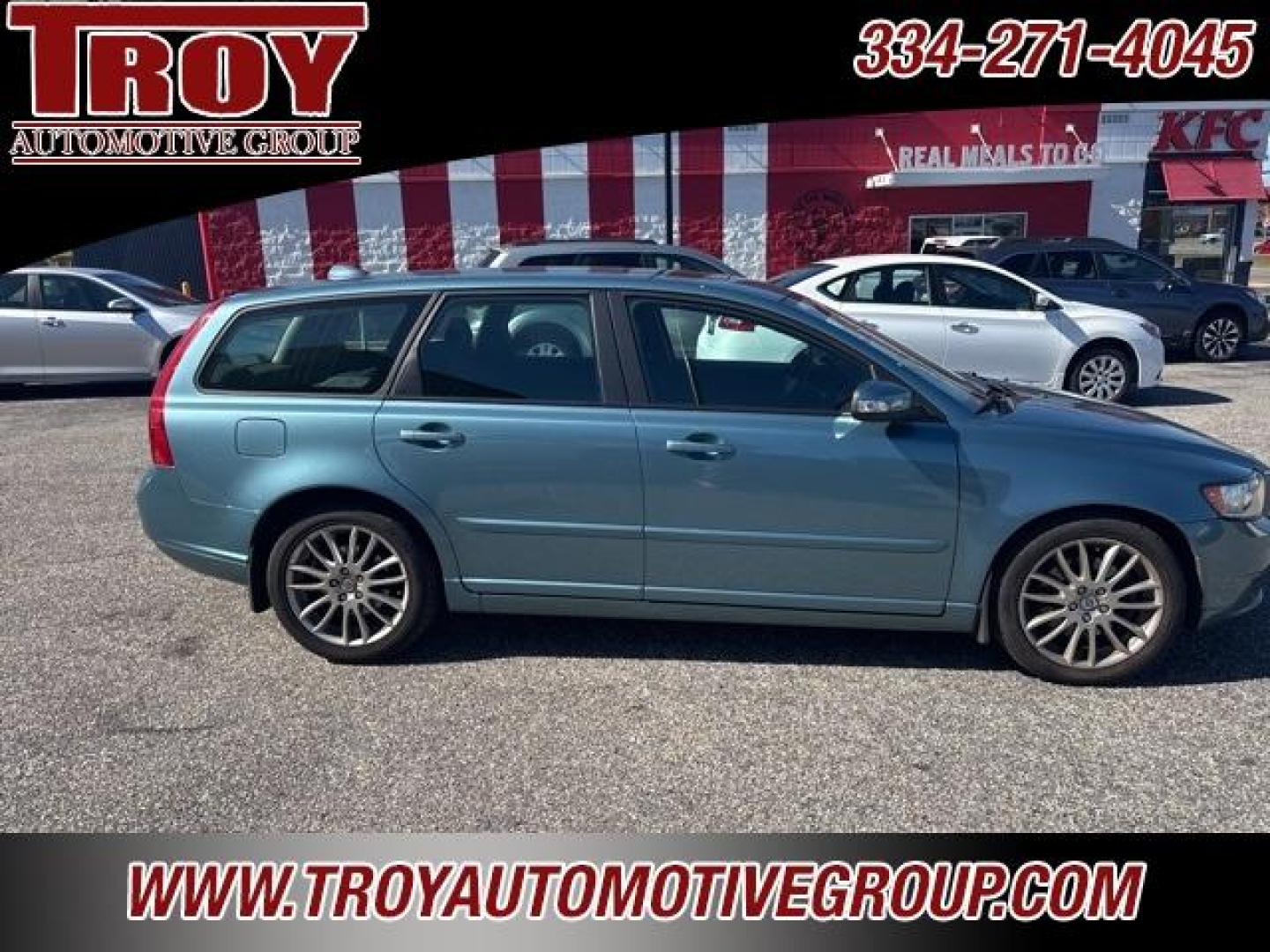 2009 Brilliant Blue Metallic /Off-Black Volvo V50 2.4i (YV1MW382692) with an 2.4L 5-Cylinder MPI DOHC engine, Automatic transmission, located at 6812 Atlanta Hwy, Montgomery, AL, 36117, (334) 271-4045, 32.382118, -86.178673 - Power Sunroof!!<br>Leather Interior!!<br>2-Master Remote Keys!!<br>Heated Seats!! - Photo#7