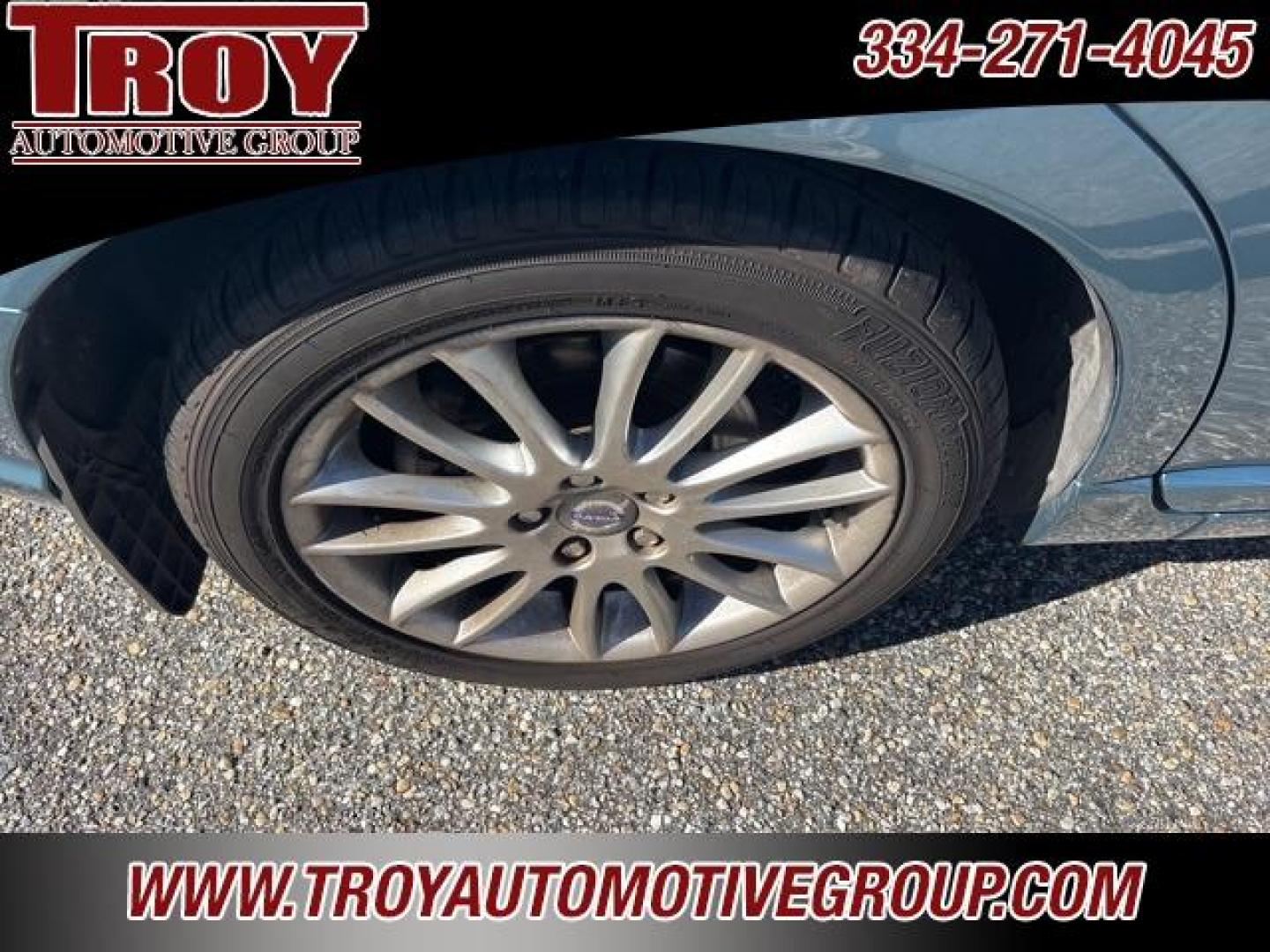 2009 Brilliant Blue Metallic /Off-Black Volvo V50 2.4i (YV1MW382692) with an 2.4L 5-Cylinder MPI DOHC engine, Automatic transmission, located at 6812 Atlanta Hwy, Montgomery, AL, 36117, (334) 271-4045, 32.382118, -86.178673 - Power Sunroof!!<br>Leather Interior!!<br>2-Master Remote Keys!!<br>Heated Seats!! - Photo#12