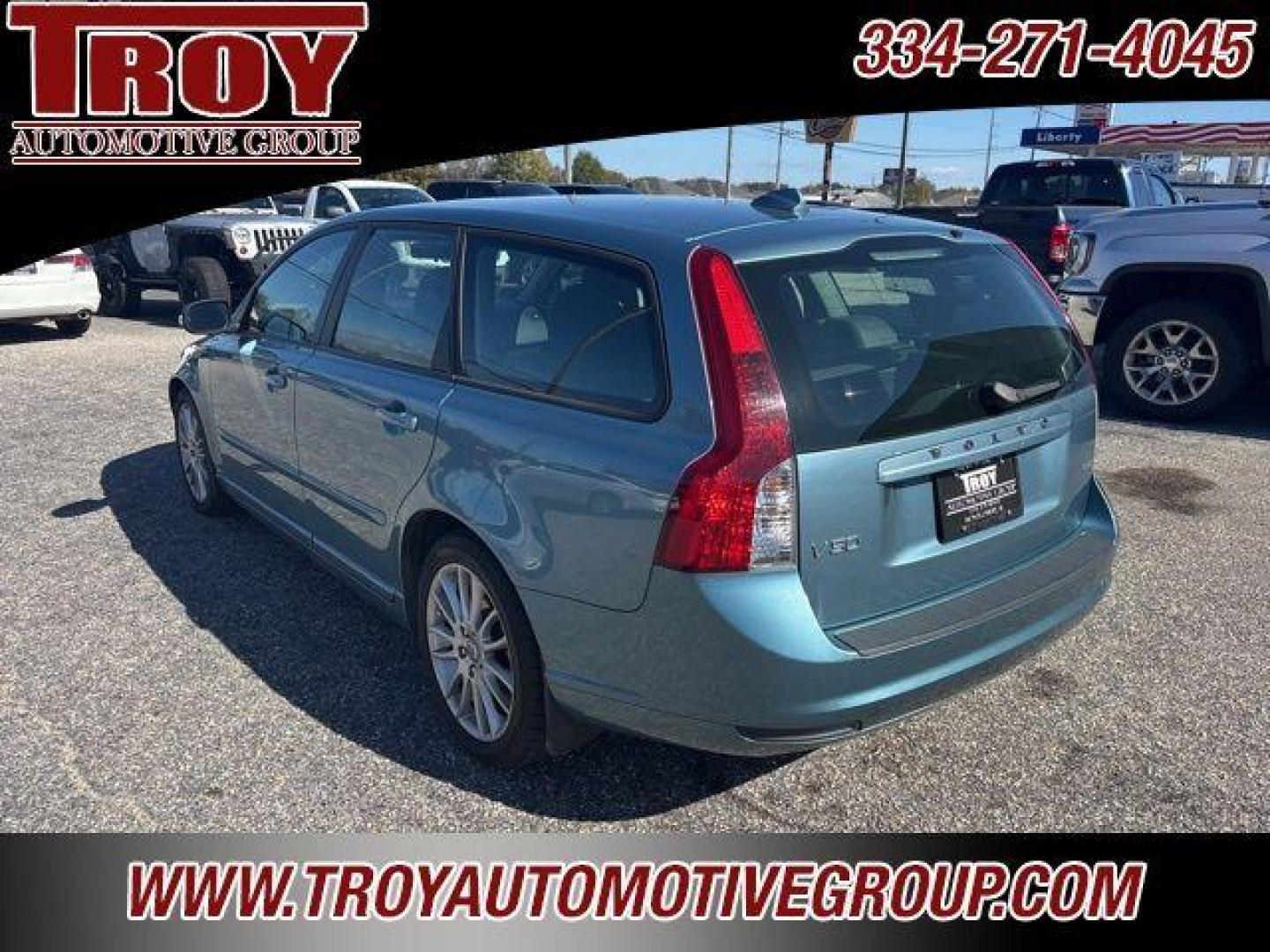 2009 Brilliant Blue Metallic /Off-Black Volvo V50 2.4i (YV1MW382692) with an 2.4L 5-Cylinder MPI DOHC engine, Automatic transmission, located at 6812 Atlanta Hwy, Montgomery, AL, 36117, (334) 271-4045, 32.382118, -86.178673 - Photo#3