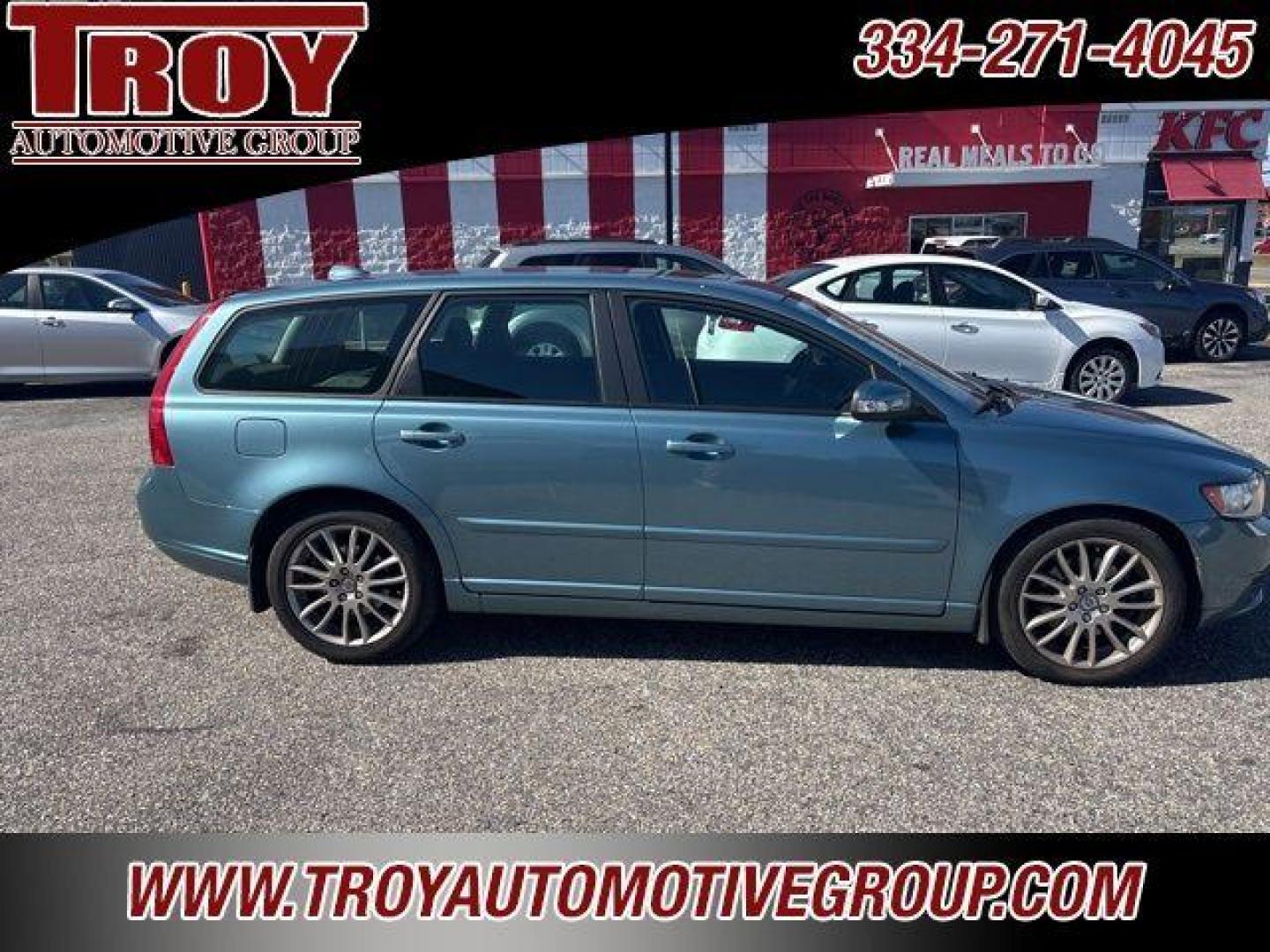 2009 Brilliant Blue Metallic /Off-Black Volvo V50 2.4i (YV1MW382692) with an 2.4L 5-Cylinder MPI DOHC engine, Automatic transmission, located at 6812 Atlanta Hwy, Montgomery, AL, 36117, (334) 271-4045, 32.382118, -86.178673 - Photo#7