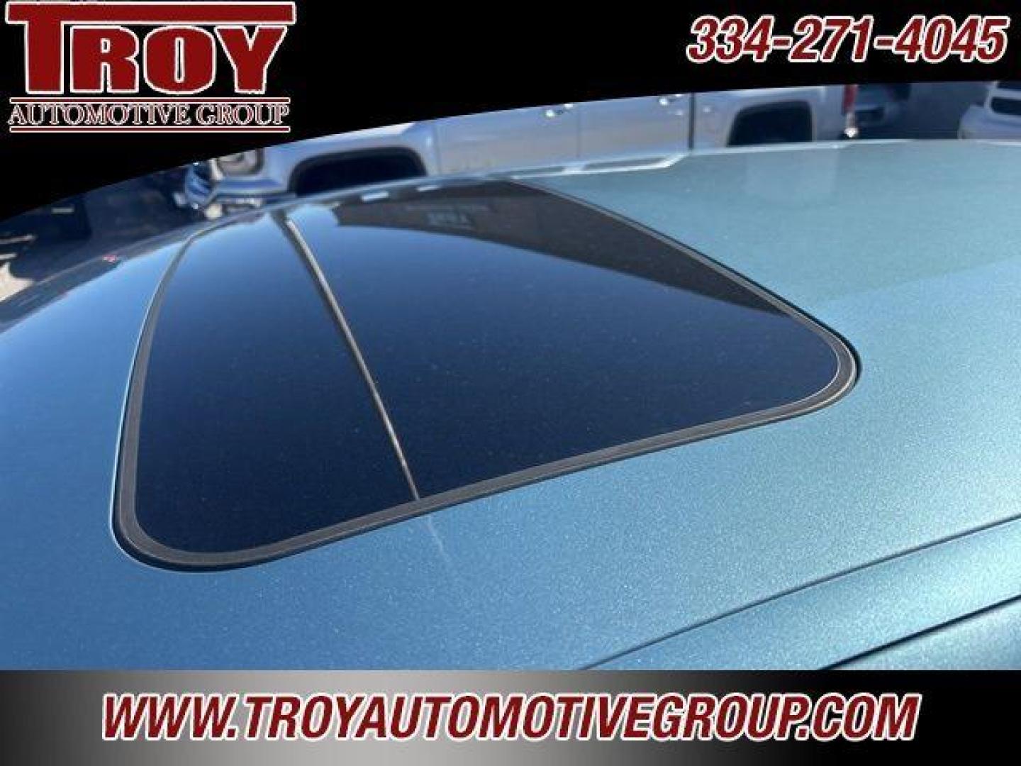 2009 Brilliant Blue Metallic /Off-Black Volvo V50 2.4i (YV1MW382692) with an 2.4L 5-Cylinder MPI DOHC engine, Automatic transmission, located at 6812 Atlanta Hwy, Montgomery, AL, 36117, (334) 271-4045, 32.382118, -86.178673 - Photo#15