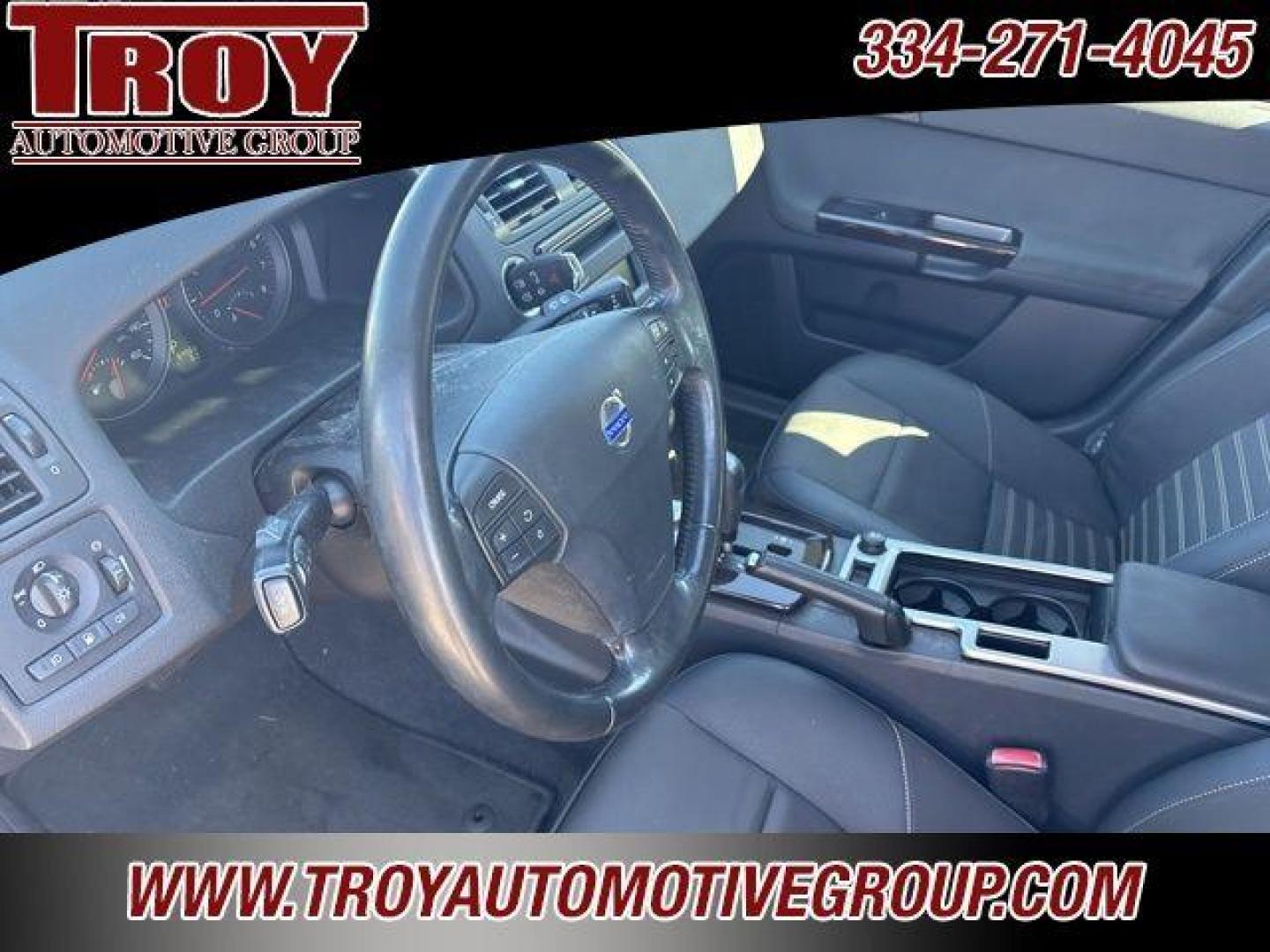 2009 Brilliant Blue Metallic /Off-Black Volvo V50 2.4i (YV1MW382692) with an 2.4L 5-Cylinder MPI DOHC engine, Automatic transmission, located at 6812 Atlanta Hwy, Montgomery, AL, 36117, (334) 271-4045, 32.382118, -86.178673 - Photo#18