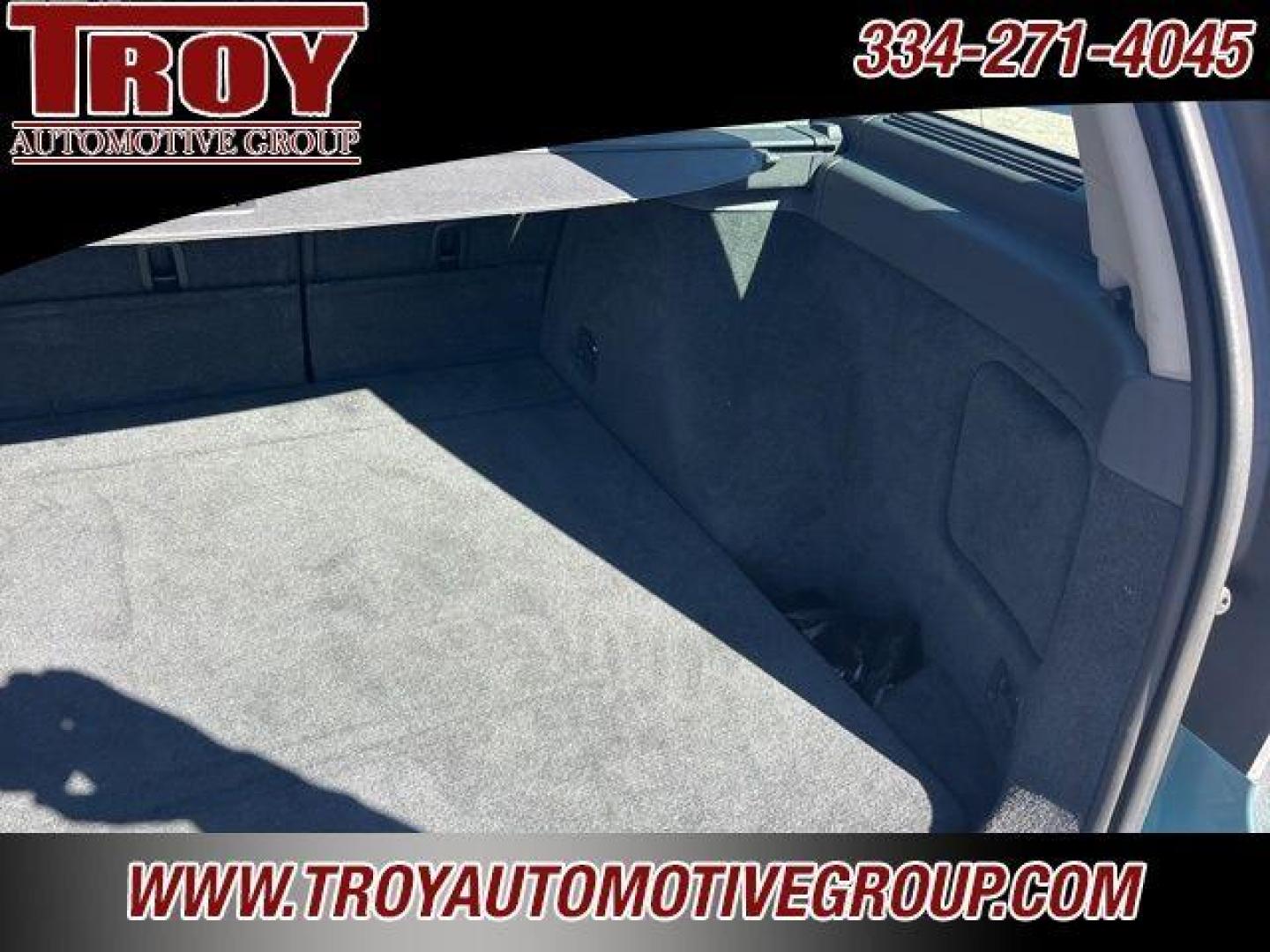 2009 Brilliant Blue Metallic /Off-Black Volvo V50 2.4i (YV1MW382692) with an 2.4L 5-Cylinder MPI DOHC engine, Automatic transmission, located at 6812 Atlanta Hwy, Montgomery, AL, 36117, (334) 271-4045, 32.382118, -86.178673 - Photo#26