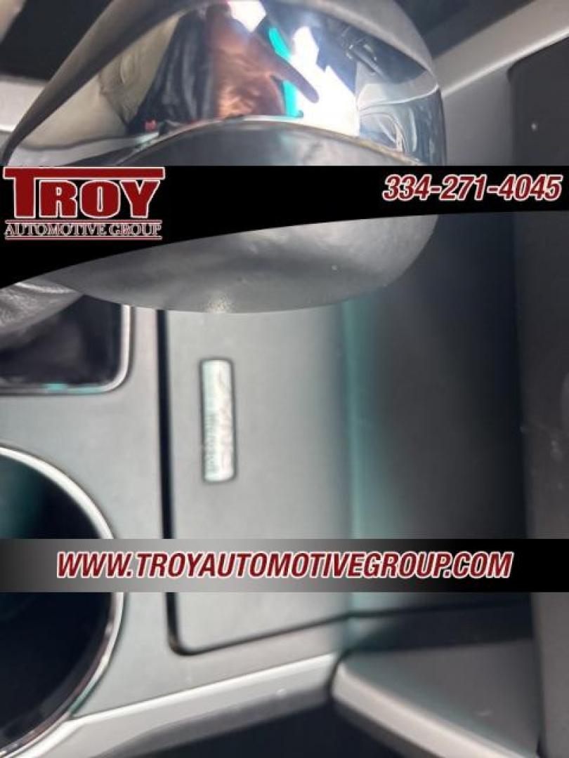 2013 White Platinum Clearcoat Metallic /Medium Light Stone Ford Explorer XLT (1FM5K7D81DG) with an 3.5L 6-Cylinder SMPI DOHC engine, Automatic transmission, located at 6812 Atlanta Hwy, Montgomery, AL, 36117, (334) 271-4045, 32.382118, -86.178673 - Photo#41