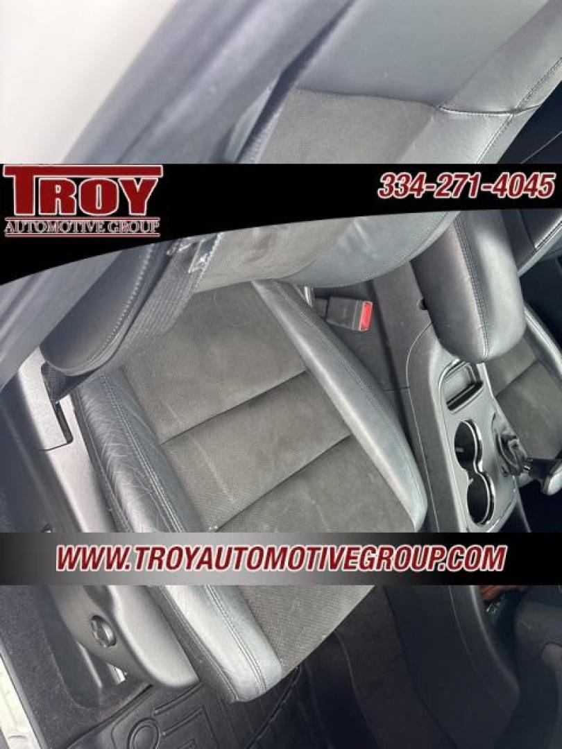 2019 White Knuckle Clearcoat /Black Dodge Durango R/T (1C4SDHCT5KC) with an HEMI 5.7L V8 Multi Displacement VVT engine, Automatic transmission, located at 6812 Atlanta Hwy, Montgomery, AL, 36117, (334) 271-4045, 32.382118, -86.178673 - Power Sunroof!!<br>Tow Package!!<br>Blind Spot Monitors!!<br>2-Master Remote Keys!!<br>Black Top Package!!<br>Heated Seats!! - Photo#9