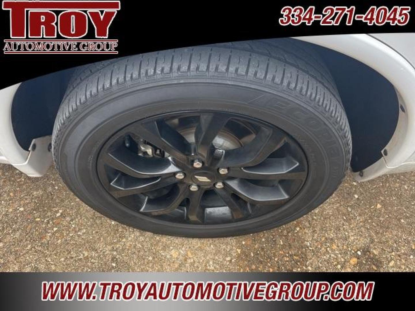 2019 White Knuckle Clearcoat /Black Dodge Durango R/T (1C4SDHCT5KC) with an HEMI 5.7L V8 Multi Displacement VVT engine, Automatic transmission, located at 6812 Atlanta Hwy, Montgomery, AL, 36117, (334) 271-4045, 32.382118, -86.178673 - Power Sunroof!!<br>Tow Package!!<br>Blind Spot Monitors!!<br>2-Master Remote Keys!!<br>Black Top Package!!<br>Heated Seats!! - Photo#24