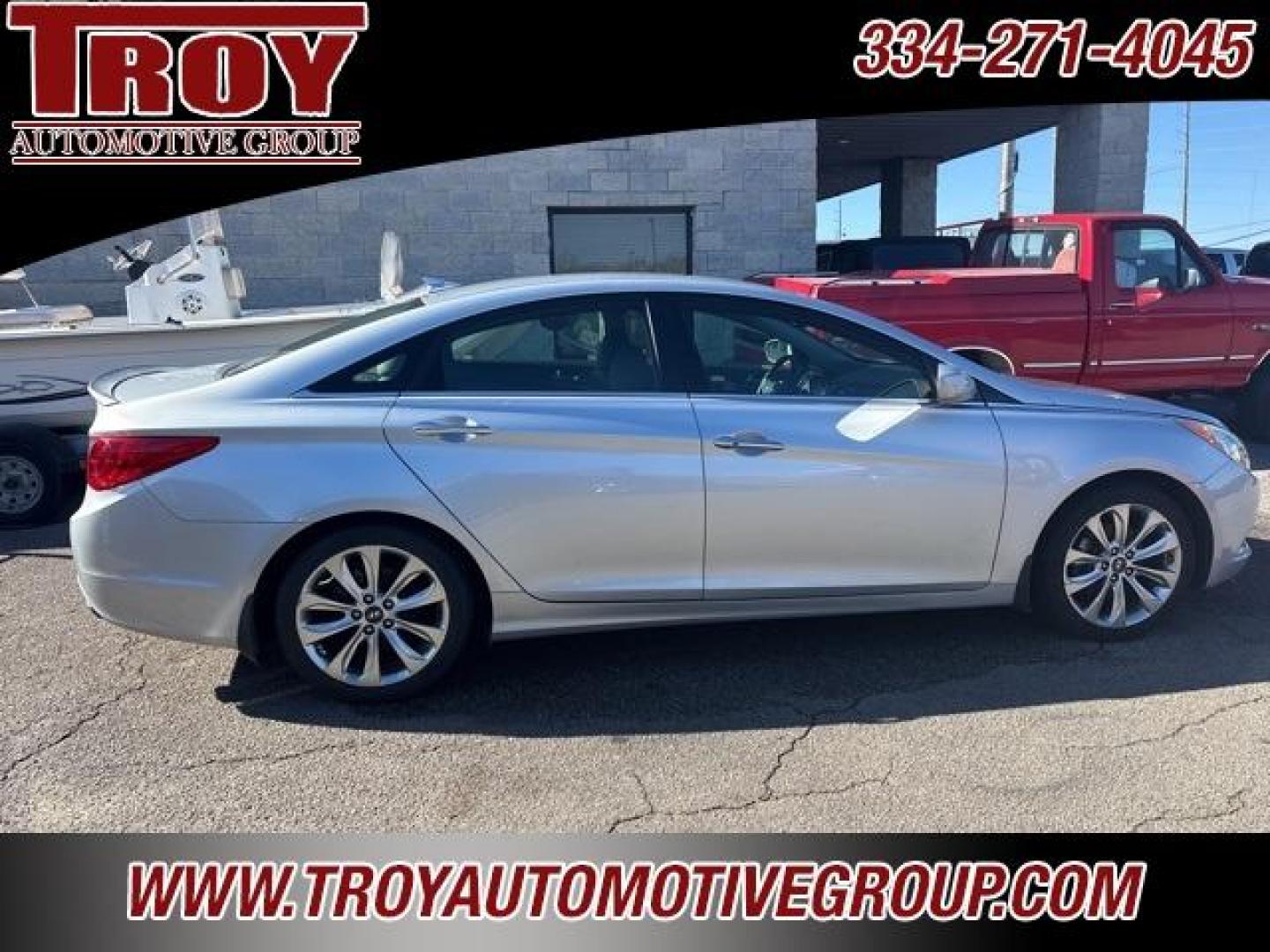 2013 Radiant Silver /Gray Hyundai Sonata SE (5NPEC4AC0DH) with an 2.4L 4-Cylinder DGI 200 hp engine, Automatic transmission, located at 6812 Atlanta Hwy, Montgomery, AL, 36117, (334) 271-4045, 32.382118, -86.178673 - 1-Owner!! - Photo#1