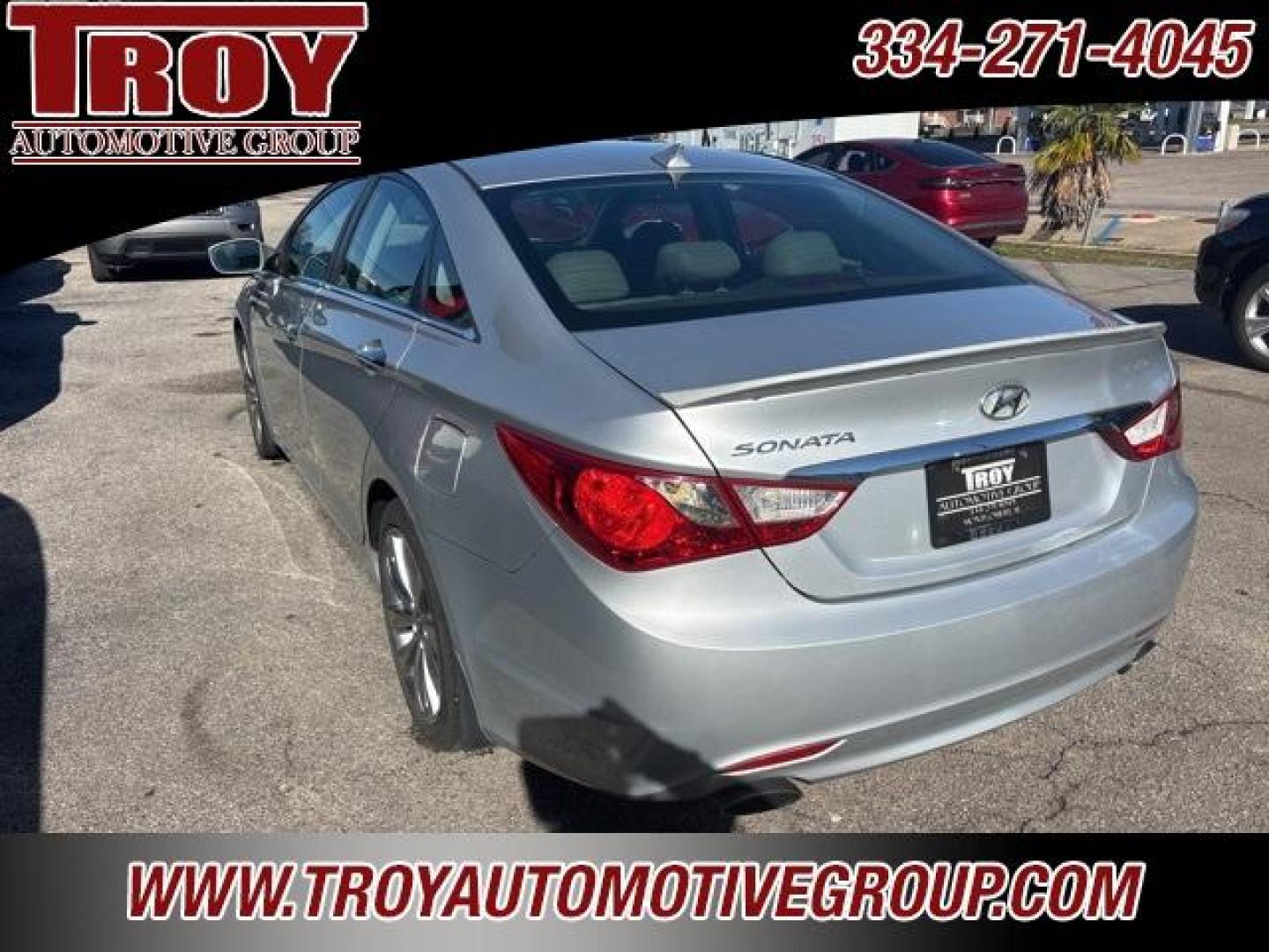 2013 Radiant Silver /Gray Hyundai Sonata SE (5NPEC4AC0DH) with an 2.4L 4-Cylinder DGI 200 hp engine, Automatic transmission, located at 6812 Atlanta Hwy, Montgomery, AL, 36117, (334) 271-4045, 32.382118, -86.178673 - 1-Owner!! - Photo#6