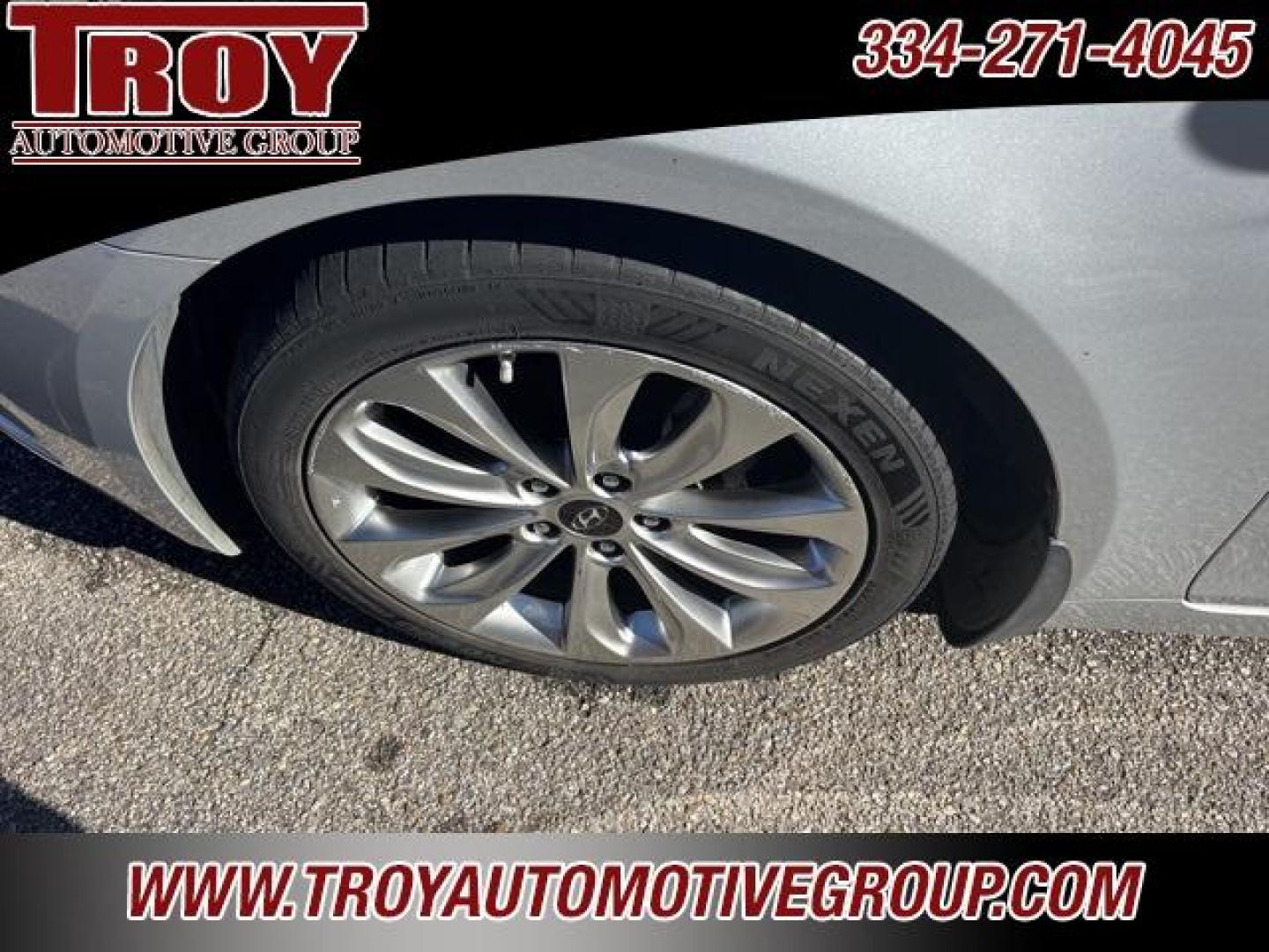 2013 Radiant Silver /Gray Hyundai Sonata SE (5NPEC4AC0DH) with an 2.4L 4-Cylinder DGI 200 hp engine, Automatic transmission, located at 6812 Atlanta Hwy, Montgomery, AL, 36117, (334) 271-4045, 32.382118, -86.178673 - 1-Owner!! - Photo#15