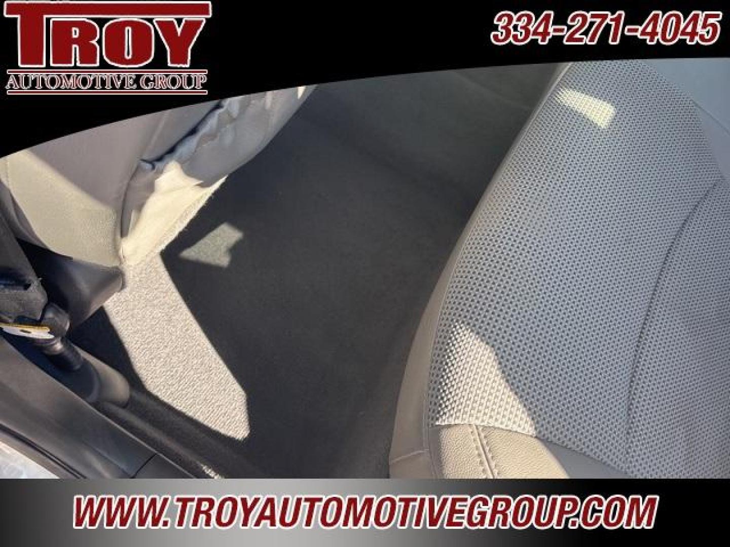 2013 Radiant Silver /Gray Hyundai Sonata SE (5NPEC4AC0DH) with an 2.4L 4-Cylinder DGI 200 hp engine, Automatic transmission, located at 6812 Atlanta Hwy, Montgomery, AL, 36117, (334) 271-4045, 32.382118, -86.178673 - 1-Owner!! - Photo#19