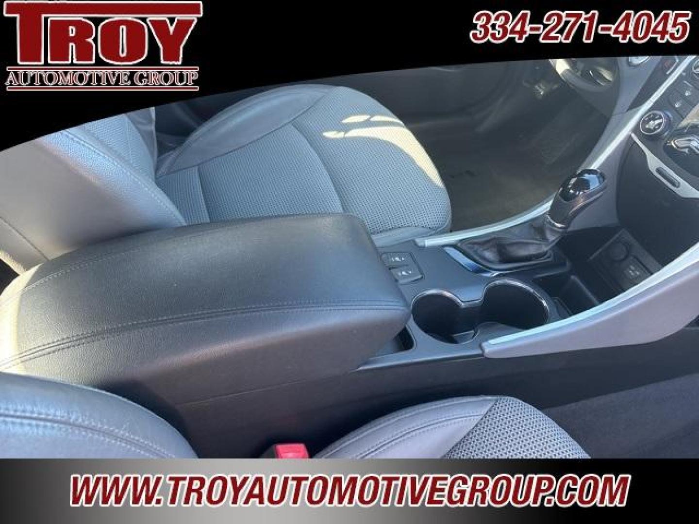 2013 Radiant Silver /Gray Hyundai Sonata SE (5NPEC4AC0DH) with an 2.4L 4-Cylinder DGI 200 hp engine, Automatic transmission, located at 6812 Atlanta Hwy, Montgomery, AL, 36117, (334) 271-4045, 32.382118, -86.178673 - 1-Owner!! - Photo#28