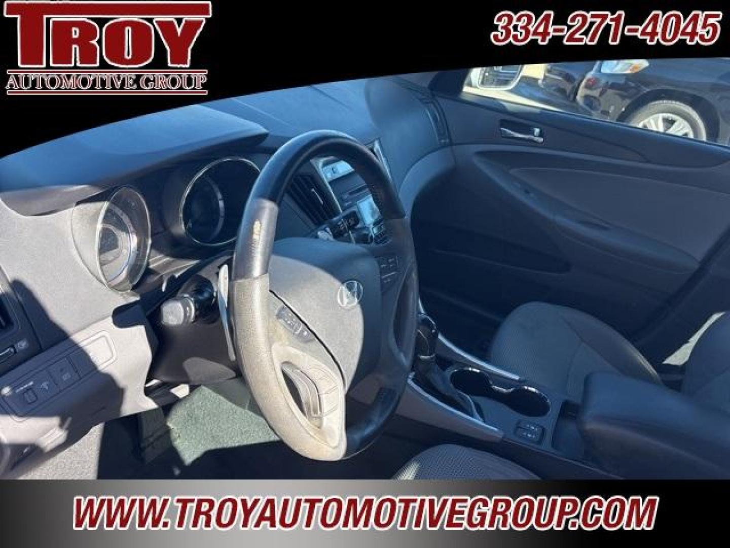 2013 Radiant Silver /Gray Hyundai Sonata SE (5NPEC4AC0DH) with an 2.4L 4-Cylinder DGI 200 hp engine, Automatic transmission, located at 6812 Atlanta Hwy, Montgomery, AL, 36117, (334) 271-4045, 32.382118, -86.178673 - 1-Owner!! - Photo#33