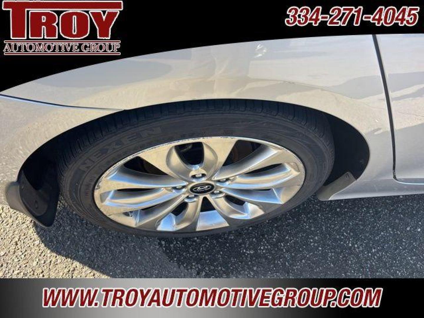 2013 Radiant Silver /Gray Hyundai Sonata SE (5NPEC4AC0DH) with an 2.4L 4-Cylinder DGI 200 hp engine, Automatic transmission, located at 6812 Atlanta Hwy, Montgomery, AL, 36117, (334) 271-4045, 32.382118, -86.178673 - 1-Owner!! - Photo#13