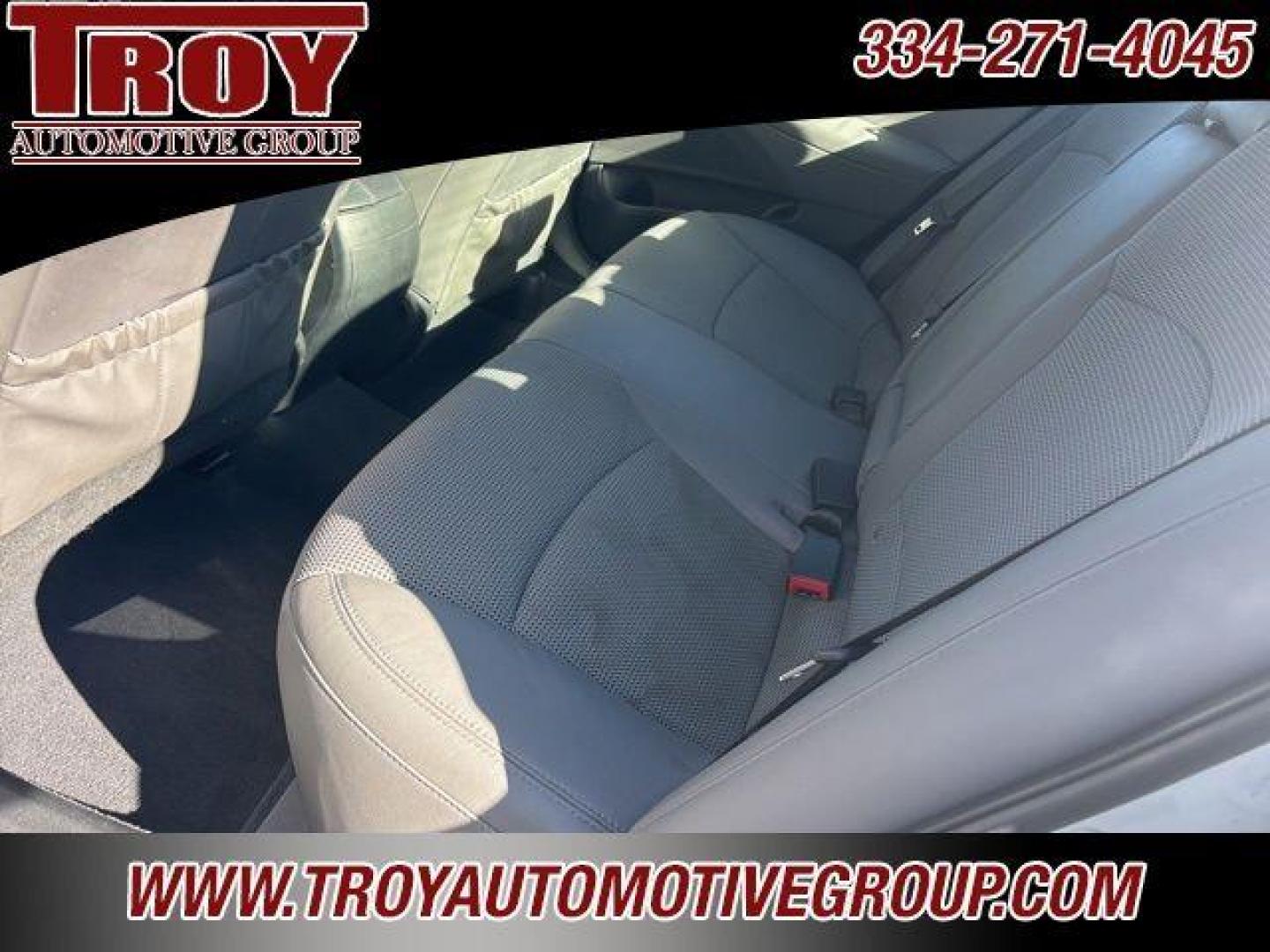 2013 Radiant Silver /Gray Hyundai Sonata SE (5NPEC4AC0DH) with an 2.4L 4-Cylinder DGI 200 hp engine, Automatic transmission, located at 6812 Atlanta Hwy, Montgomery, AL, 36117, (334) 271-4045, 32.382118, -86.178673 - 1-Owner!! - Photo#16