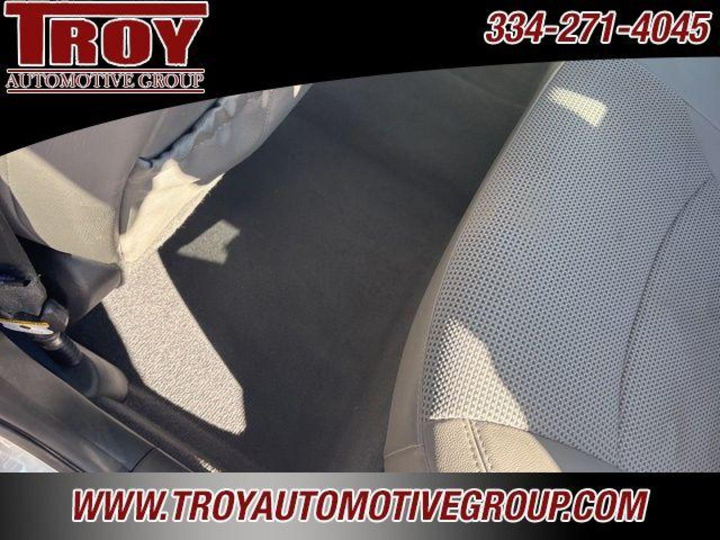 2013 Radiant Silver /Gray Hyundai Sonata SE (5NPEC4AC0DH) with an 2.4L 4-Cylinder DGI 200 hp engine, Automatic transmission, located at 6812 Atlanta Hwy, Montgomery, AL, 36117, (334) 271-4045, 32.382118, -86.178673 - 1-Owner!! - Photo#19