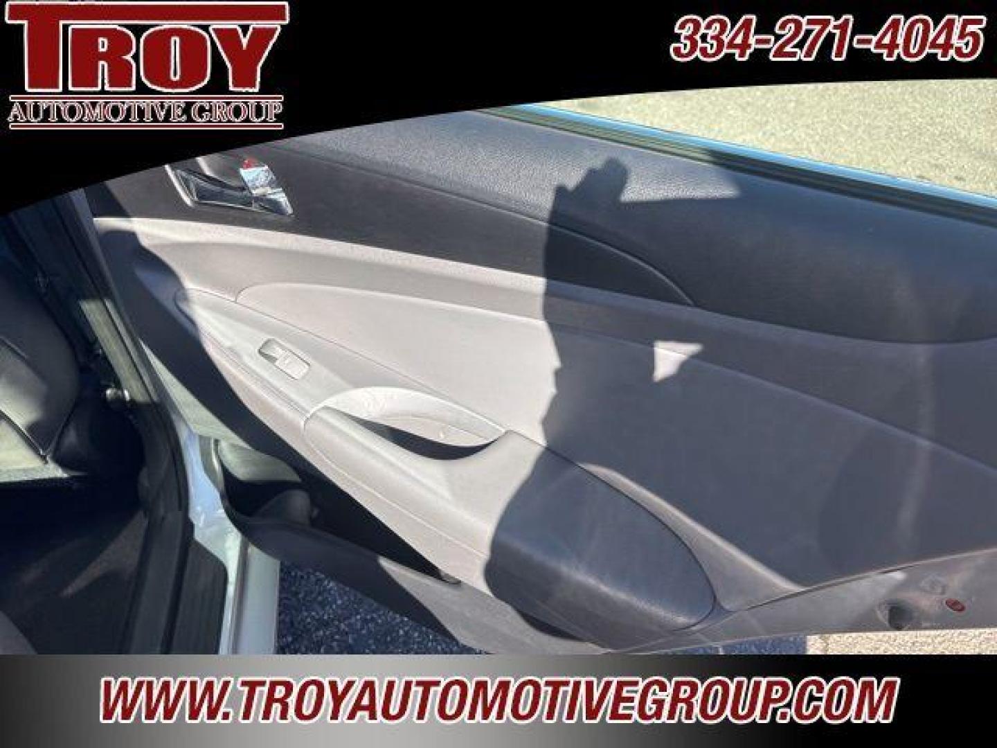 2013 Radiant Silver /Gray Hyundai Sonata SE (5NPEC4AC0DH) with an 2.4L 4-Cylinder DGI 200 hp engine, Automatic transmission, located at 6812 Atlanta Hwy, Montgomery, AL, 36117, (334) 271-4045, 32.382118, -86.178673 - 1-Owner!! - Photo#22