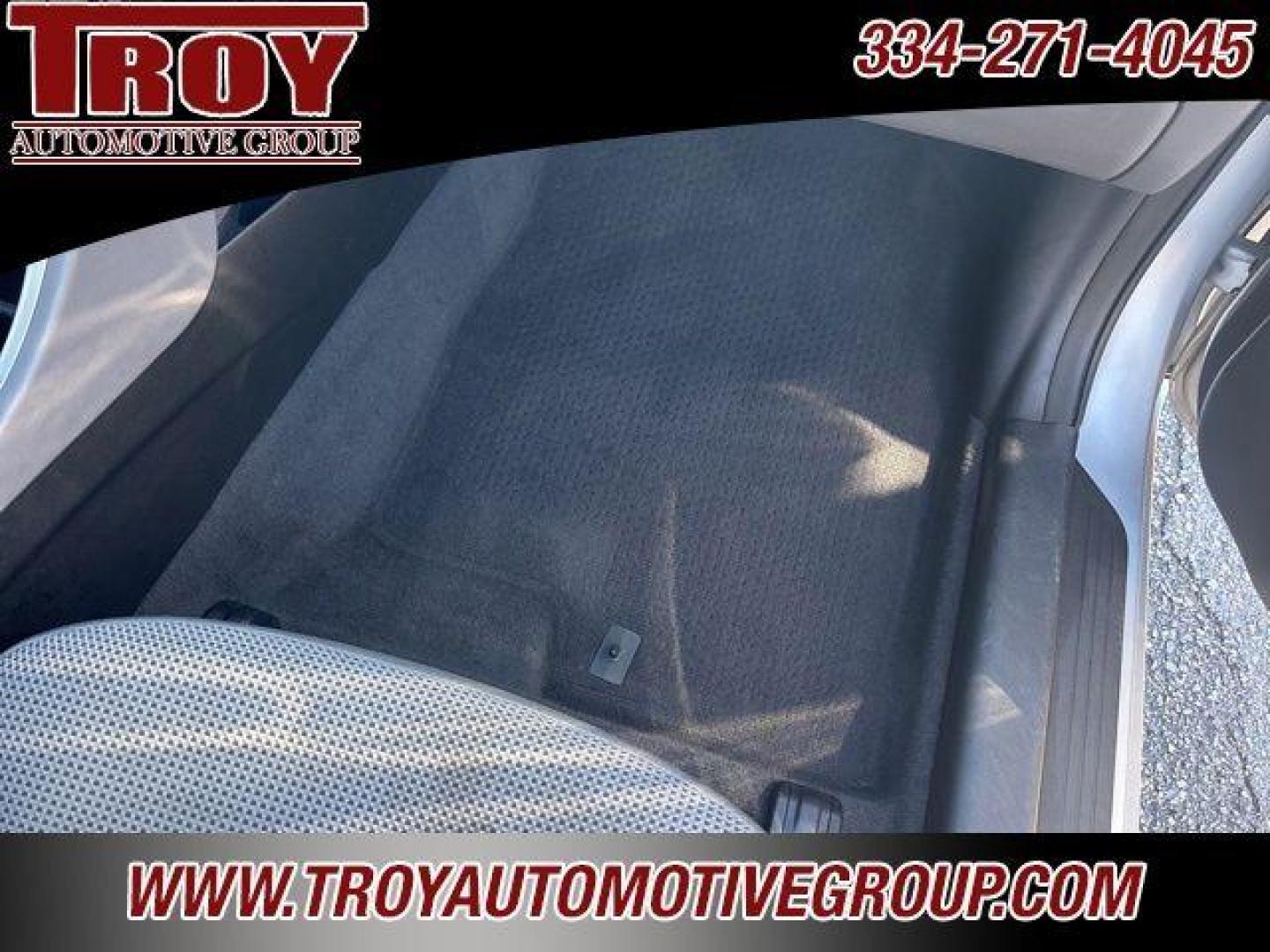 2013 Radiant Silver /Gray Hyundai Sonata SE (5NPEC4AC0DH) with an 2.4L 4-Cylinder DGI 200 hp engine, Automatic transmission, located at 6812 Atlanta Hwy, Montgomery, AL, 36117, (334) 271-4045, 32.382118, -86.178673 - 1-Owner!! - Photo#25