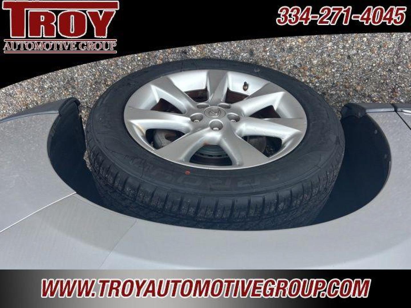 2010 Silver /Light Gray Lexus RX 350 (2T2ZK1BA8AC) with an 3.5L 6-Cylinder DOHC VVT-i 24V engine, Automatic transmission, located at 6812 Atlanta Hwy, Montgomery, AL, 36117, (334) 271-4045, 32.382118, -86.178673 - Photo#15