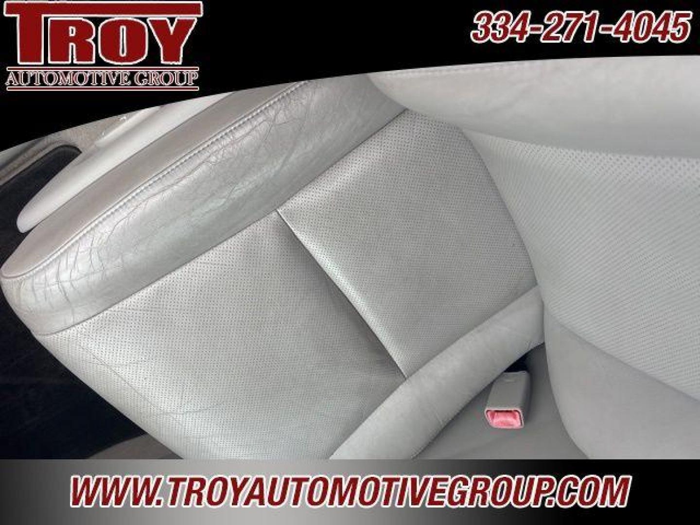 2010 Silver /Light Gray Lexus RX 350 (2T2ZK1BA8AC) with an 3.5L 6-Cylinder DOHC VVT-i 24V engine, Automatic transmission, located at 6812 Atlanta Hwy, Montgomery, AL, 36117, (334) 271-4045, 32.382118, -86.178673 - Photo#26