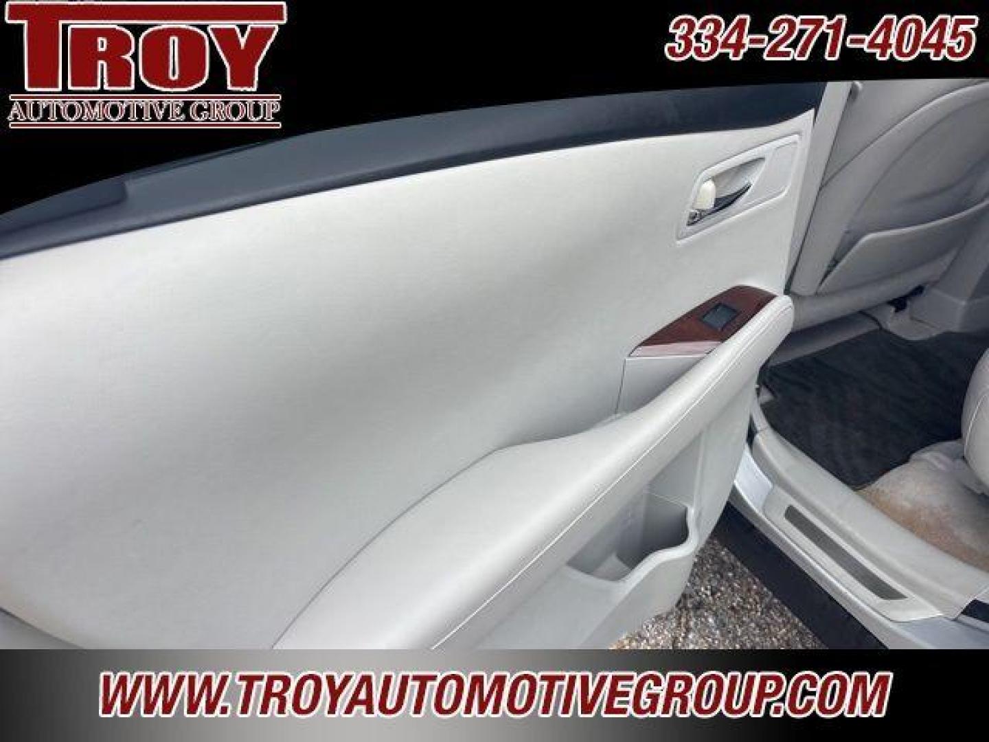 2010 Silver /Light Gray Lexus RX 350 (2T2ZK1BA8AC) with an 3.5L 6-Cylinder DOHC VVT-i 24V engine, Automatic transmission, located at 6812 Atlanta Hwy, Montgomery, AL, 36117, (334) 271-4045, 32.382118, -86.178673 - Photo#30