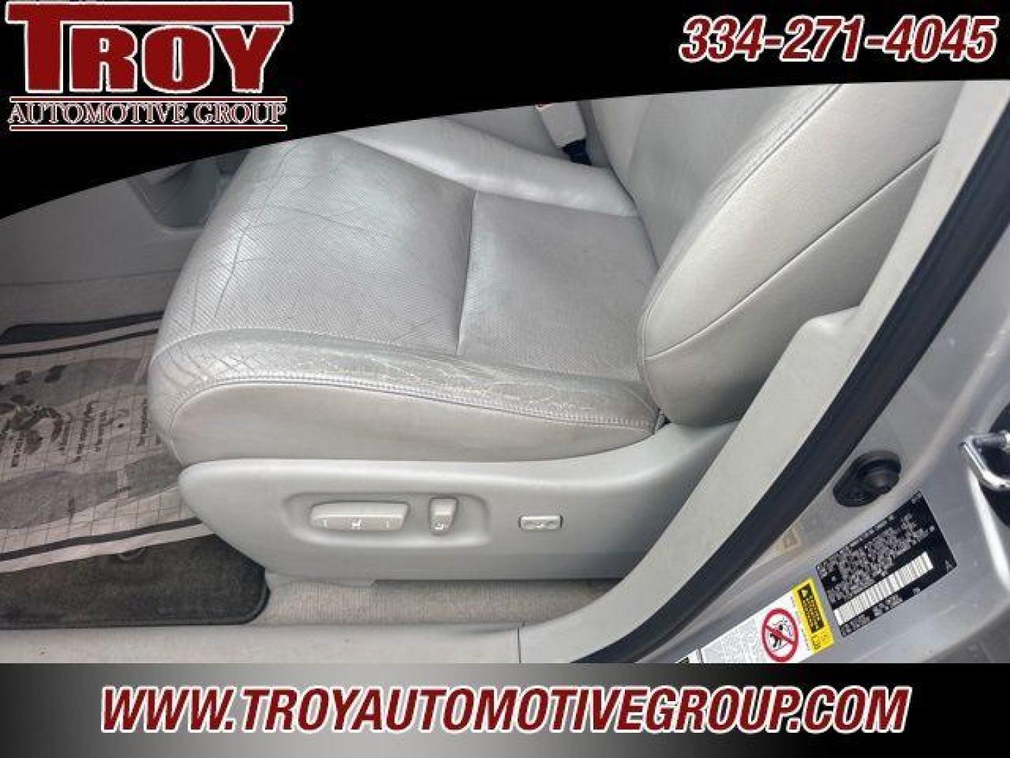 2010 Silver /Light Gray Lexus RX 350 (2T2ZK1BA8AC) with an 3.5L 6-Cylinder DOHC VVT-i 24V engine, Automatic transmission, located at 6812 Atlanta Hwy, Montgomery, AL, 36117, (334) 271-4045, 32.382118, -86.178673 - Photo#32