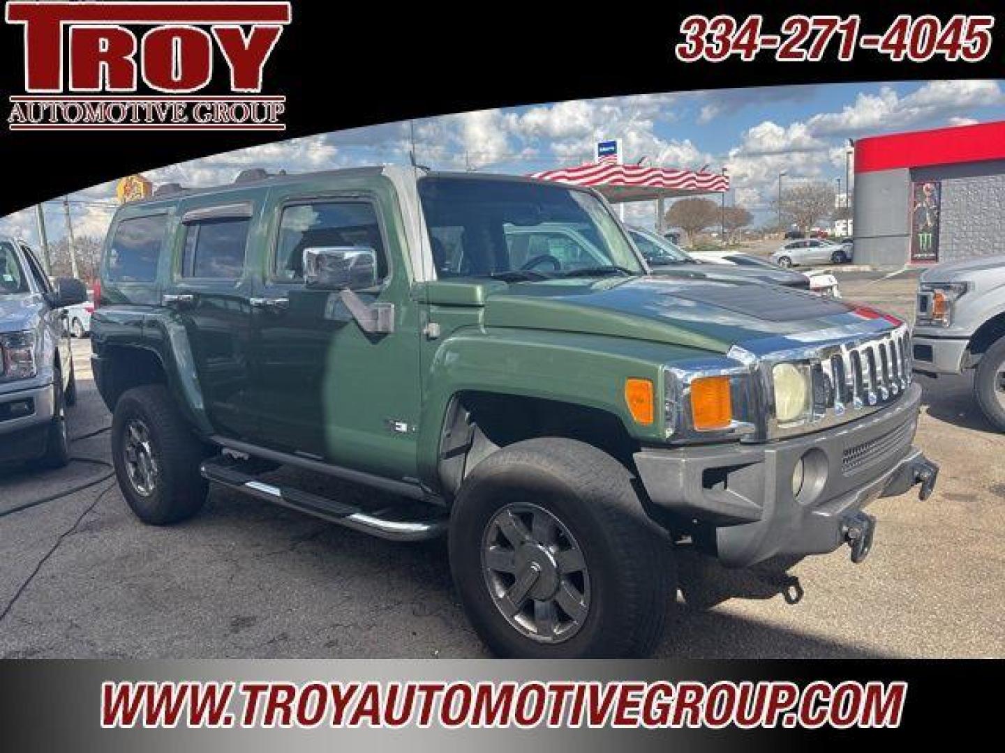 2006 Shadow Green Metallic /Ebony Hummer H3 Base (5GTDN136168) with an 3.5L 5-Cylinder MPI DOHC engine, Automatic transmission, located at 6812 Atlanta Hwy, Montgomery, AL, 36117, (334) 271-4045, 32.382118, -86.178673 - Power Sunroof!!<br>Leather!!<br>Chrome Package!!<br>Step Bars!!<br>Shadow Green Metallic 2006 Hummer H3 4WD 3.5L 5-Cylinder MPI DOHC 4-Speed Automatic with Overdrive<br><br>Financing Available---Top Value for Trades. - Photo#5