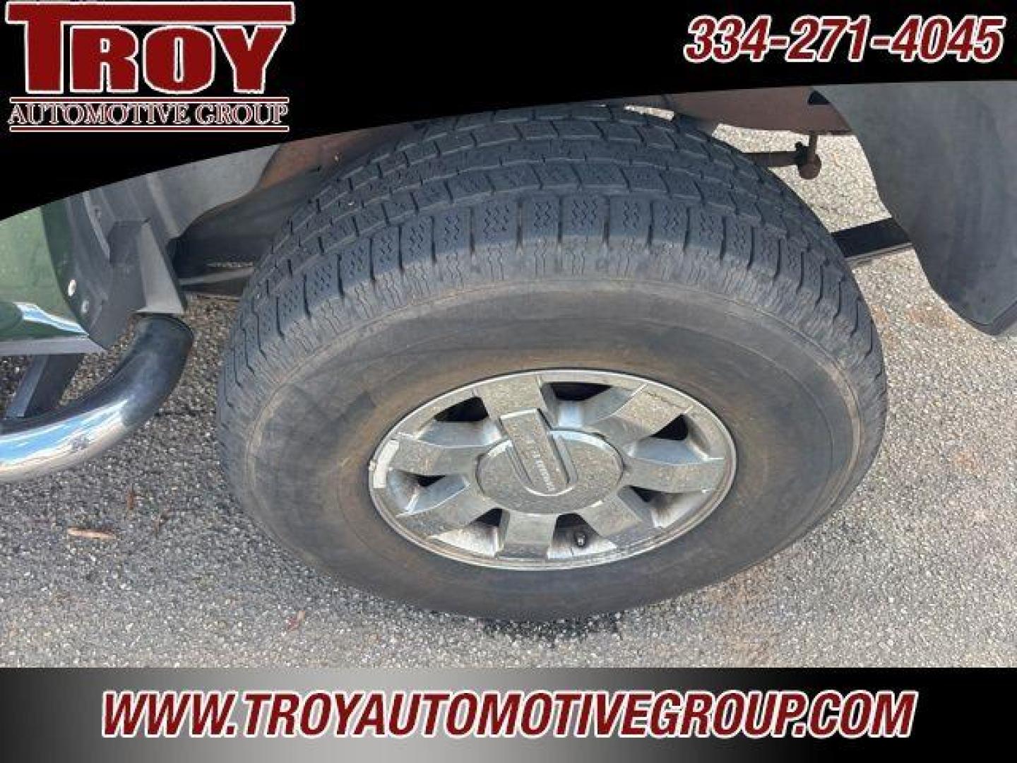 2006 Shadow Green Metallic /Ebony Hummer H3 Base (5GTDN136168) with an 3.5L 5-Cylinder MPI DOHC engine, Automatic transmission, located at 6812 Atlanta Hwy, Montgomery, AL, 36117, (334) 271-4045, 32.382118, -86.178673 - Power Sunroof!!<br>Leather!!<br>Chrome Package!!<br>Step Bars!!<br>Shadow Green Metallic 2006 Hummer H3 4WD 3.5L 5-Cylinder MPI DOHC 4-Speed Automatic with Overdrive<br><br>Financing Available---Top Value for Trades. - Photo#10