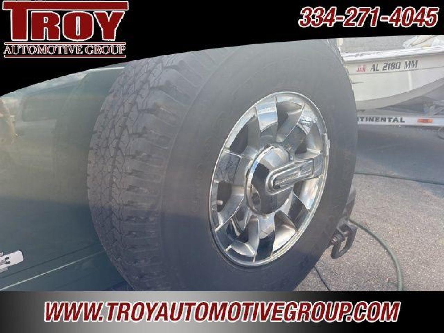 2006 Shadow Green Metallic /Ebony Hummer H3 Base (5GTDN136168) with an 3.5L 5-Cylinder MPI DOHC engine, Automatic transmission, located at 6812 Atlanta Hwy, Montgomery, AL, 36117, (334) 271-4045, 32.382118, -86.178673 - Power Sunroof!!<br>Leather!!<br>Chrome Package!!<br>Step Bars!!<br>Shadow Green Metallic 2006 Hummer H3 4WD 3.5L 5-Cylinder MPI DOHC 4-Speed Automatic with Overdrive<br><br>Financing Available---Top Value for Trades. - Photo#11