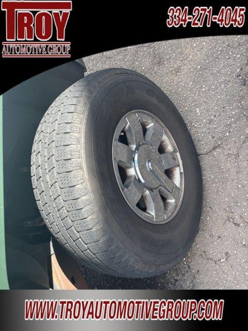 2006 Shadow Green Metallic /Ebony Hummer H3 Base (5GTDN136168) with an 3.5L 5-Cylinder MPI DOHC engine, Automatic transmission, located at 6812 Atlanta Hwy, Montgomery, AL, 36117, (334) 271-4045, 32.382118, -86.178673 - Power Sunroof!!<br>Leather!!<br>Chrome Package!!<br>Step Bars!!<br>Shadow Green Metallic 2006 Hummer H3 4WD 3.5L 5-Cylinder MPI DOHC 4-Speed Automatic with Overdrive<br><br>Financing Available---Top Value for Trades. - Photo#14