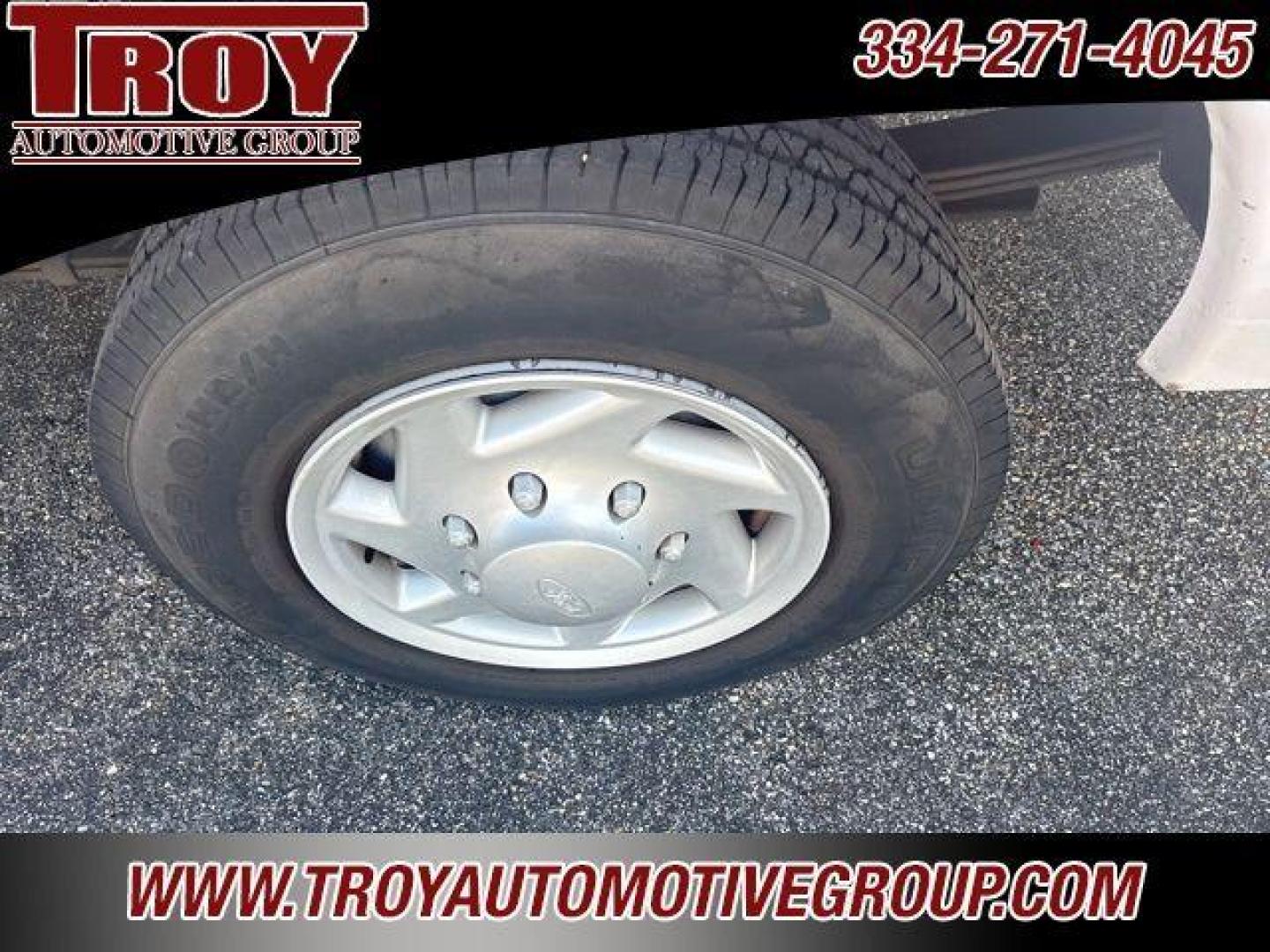 2007 Oxford White Clearcoat /Medium Flint Ford E-350SD (1FBSS31L67D) with an 5.4L V8 EFI engine, Automatic transmission, located at 6812 Atlanta Hwy, Montgomery, AL, 36117, (334) 271-4045, 32.382118, -86.178673 - White 2007 Ford E-350SD RWD 5.4L V8 EFI 4-Speed Automatic with Overdrive<br><br>Financing Available---Top Value for Trades. - Photo#6