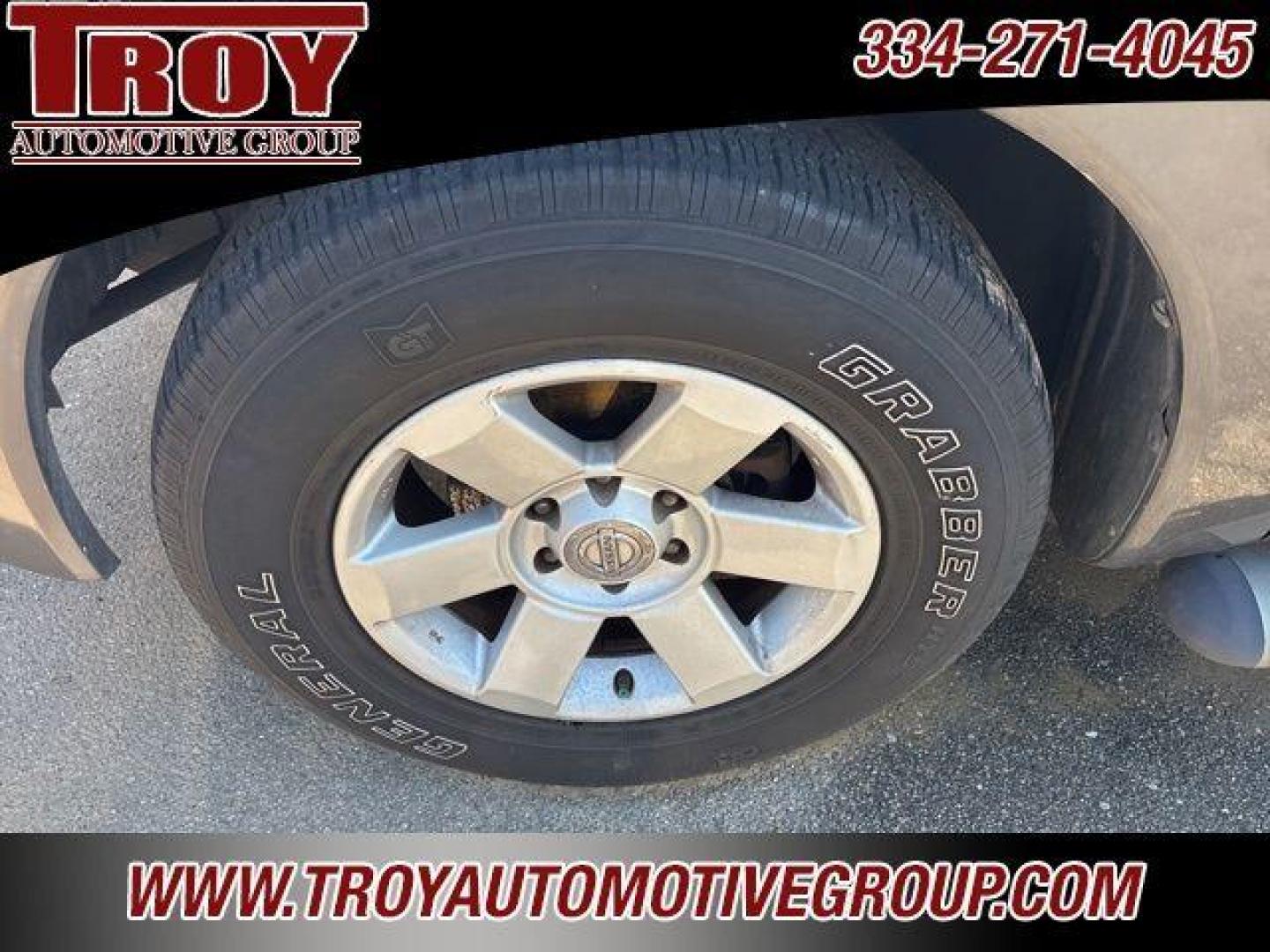 2004 Smoke /Graphite Nissan Titan LE (1N6AA07A74N) with an 5.6L V8 SMPI DOHC engine, Automatic transmission, located at 6812 Atlanta Hwy, Montgomery, AL, 36117, (334) 271-4045, 32.382118, -86.178673 - Leather Interior!!<br>Power Sunroof!!<br>Tow Package!! - Photo#2