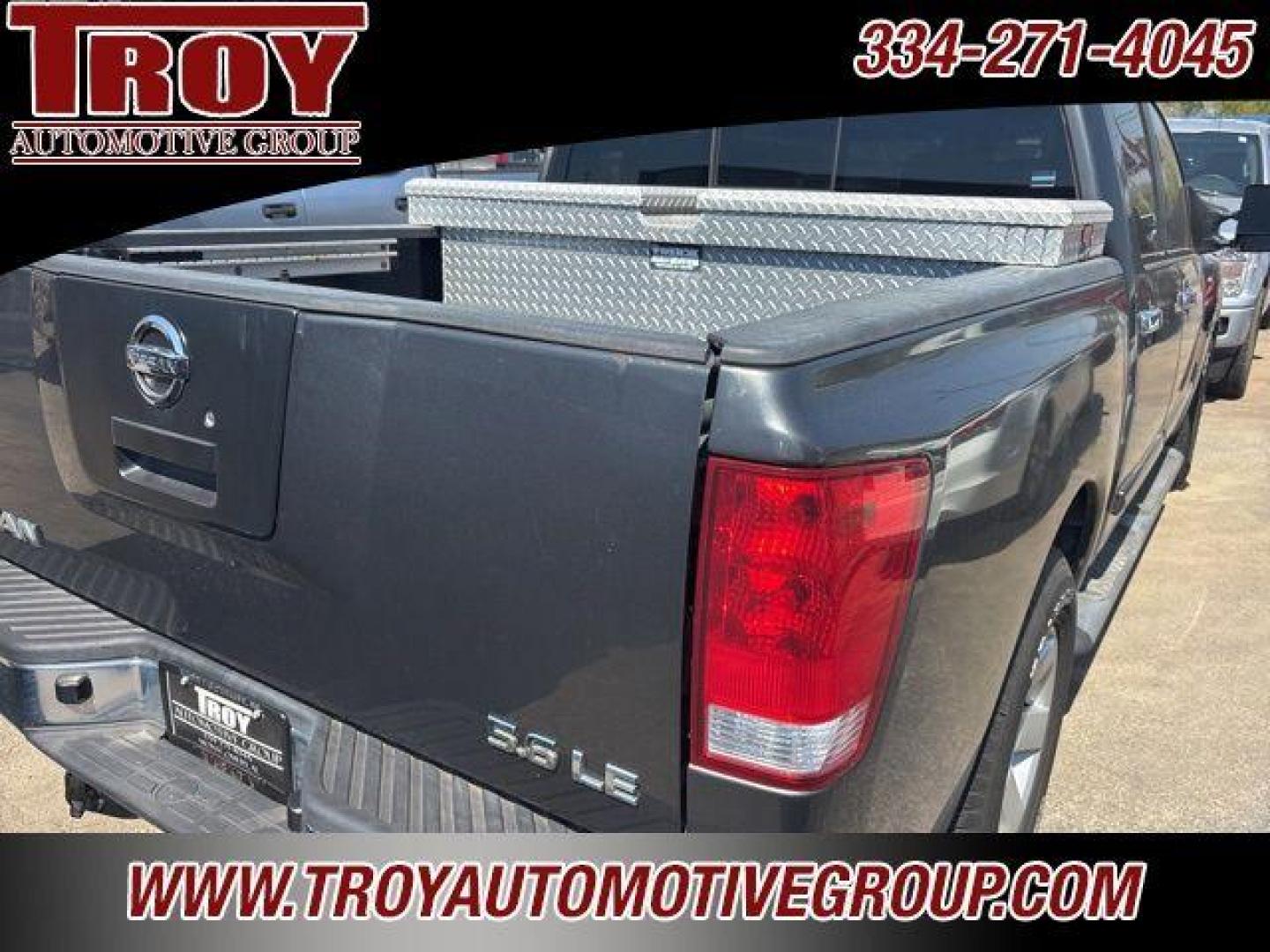 2004 Smoke /Graphite Nissan Titan LE (1N6AA07A74N) with an 5.6L V8 SMPI DOHC engine, Automatic transmission, located at 6812 Atlanta Hwy, Montgomery, AL, 36117, (334) 271-4045, 32.382118, -86.178673 - Leather Interior!!<br>Power Sunroof!!<br>Tow Package!! - Photo#11