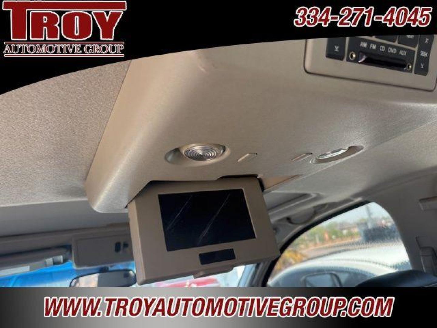 2004 Smoke /Graphite Nissan Titan LE (1N6AA07A74N) with an 5.6L V8 SMPI DOHC engine, Automatic transmission, located at 6812 Atlanta Hwy, Montgomery, AL, 36117, (334) 271-4045, 32.382118, -86.178673 - Leather Interior!!<br>Power Sunroof!!<br>Tow Package!! - Photo#19