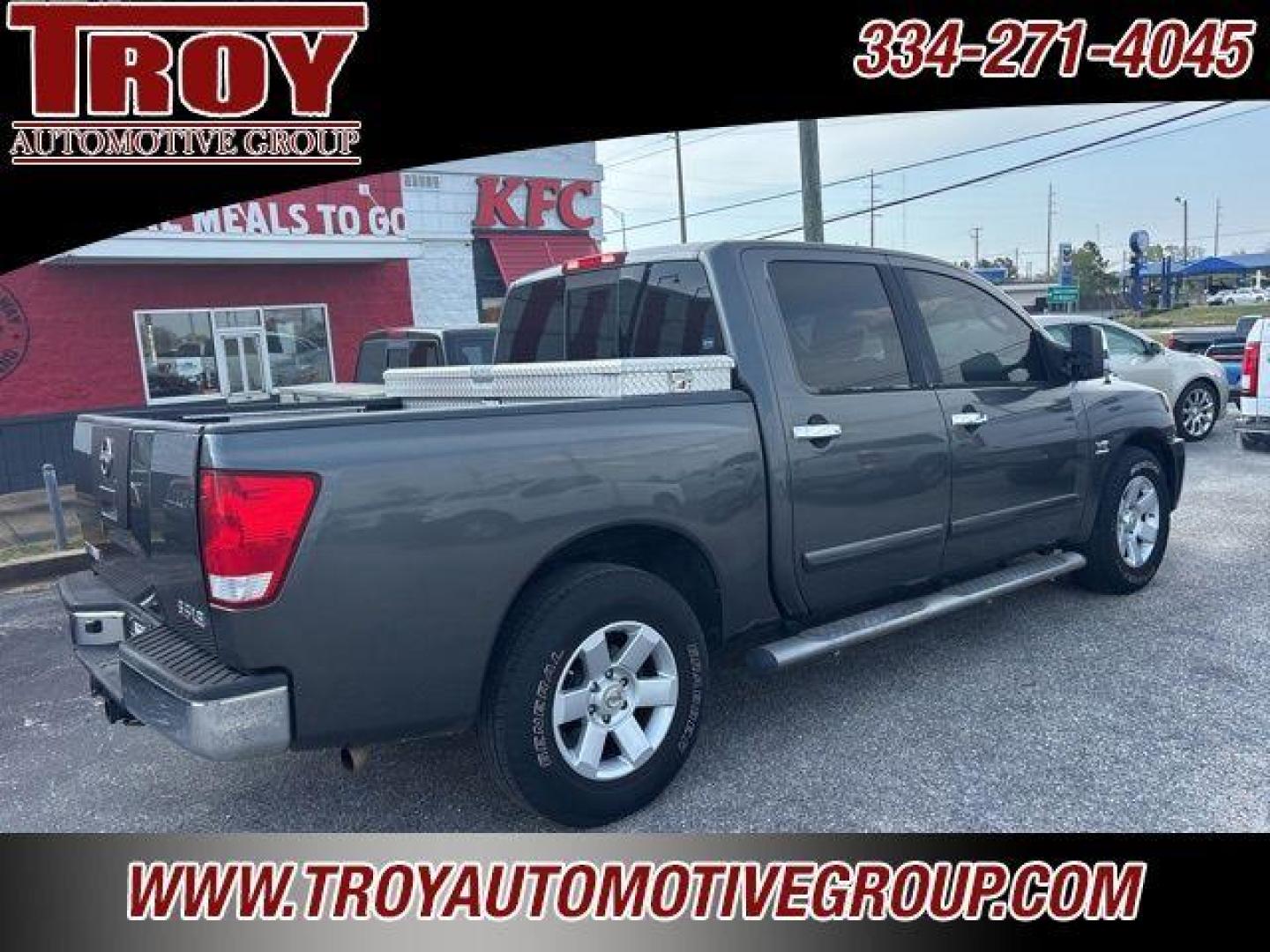 2004 Smoke /Graphite Nissan Titan LE (1N6AA07A74N) with an 5.6L V8 SMPI DOHC engine, Automatic transmission, located at 6812 Atlanta Hwy, Montgomery, AL, 36117, (334) 271-4045, 32.382118, -86.178673 - Leather Interior!!<br>Power Sunroof!!<br>Tow Package!! - Photo#2
