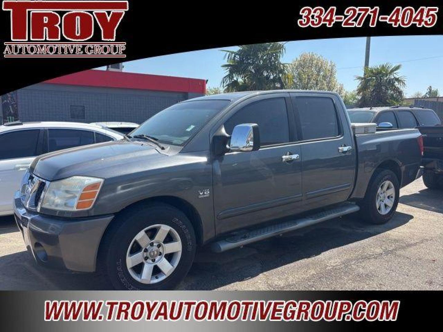 2004 Smoke /Graphite Nissan Titan LE (1N6AA07A74N) with an 5.6L V8 SMPI DOHC engine, Automatic transmission, located at 6812 Atlanta Hwy, Montgomery, AL, 36117, (334) 271-4045, 32.382118, -86.178673 - Leather Interior!!<br>Power Sunroof!!<br>Tow Package!! - Photo#4