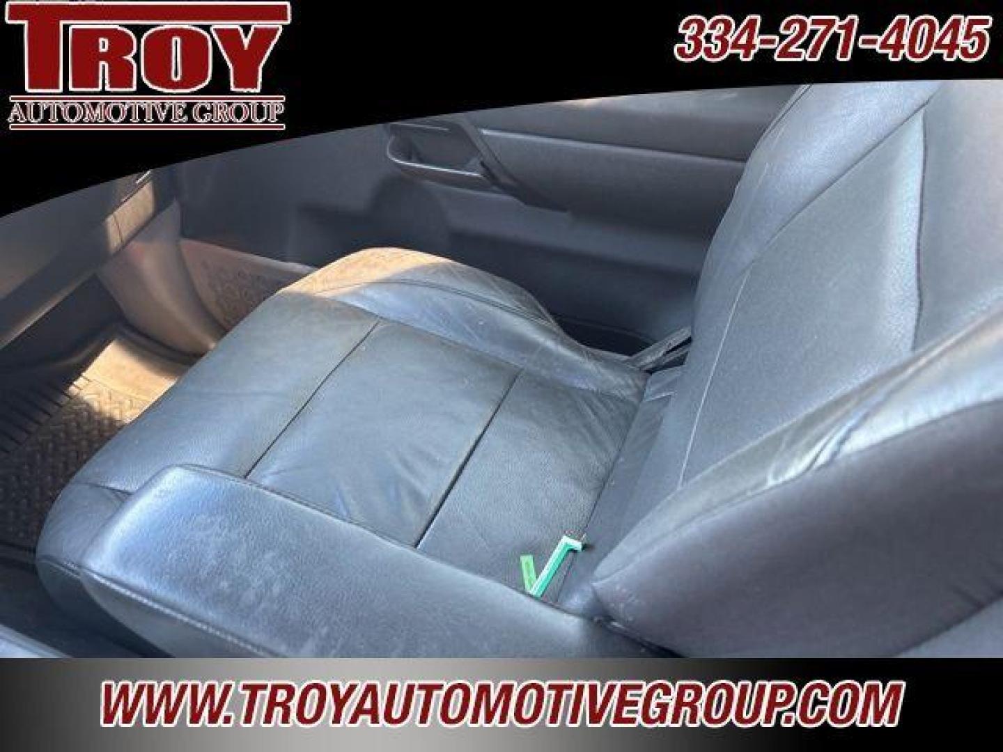 2004 Smoke /Graphite Nissan Titan LE (1N6AA07A74N) with an 5.6L V8 SMPI DOHC engine, Automatic transmission, located at 6812 Atlanta Hwy, Montgomery, AL, 36117, (334) 271-4045, 32.382118, -86.178673 - Leather Interior!!<br>Power Sunroof!!<br>Tow Package!! - Photo#26