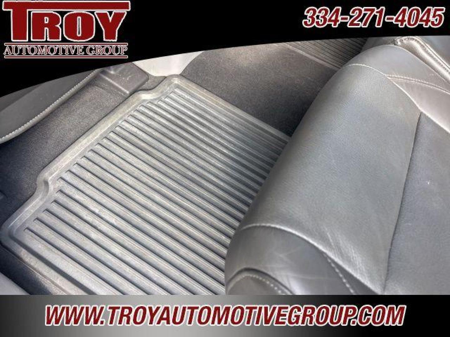 2004 Smoke /Graphite Nissan Titan LE (1N6AA07A74N) with an 5.6L V8 SMPI DOHC engine, Automatic transmission, located at 6812 Atlanta Hwy, Montgomery, AL, 36117, (334) 271-4045, 32.382118, -86.178673 - Leather Interior!!<br>Power Sunroof!!<br>Tow Package!! - Photo#44