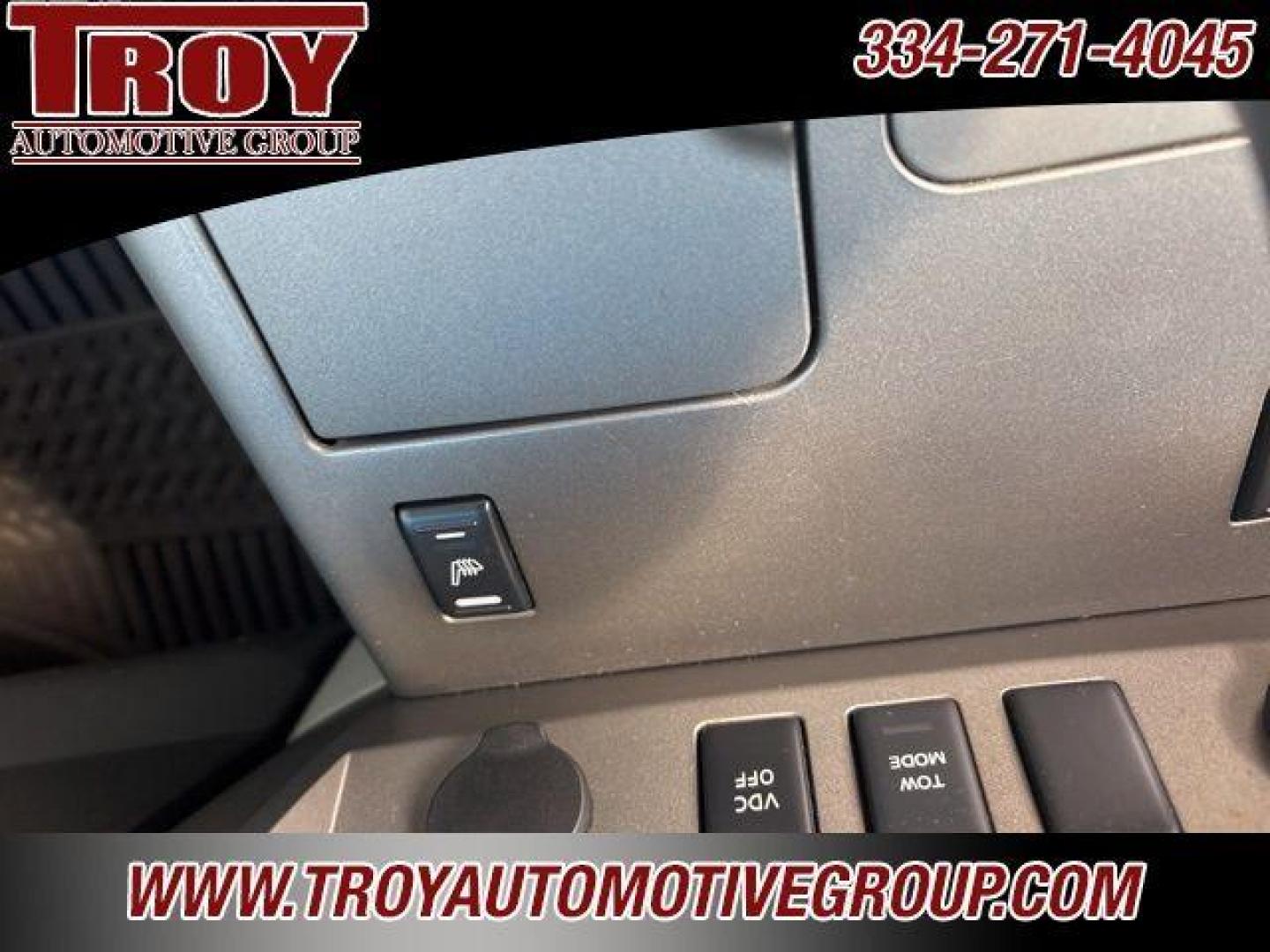 2004 Smoke /Graphite Nissan Titan LE (1N6AA07A74N) with an 5.6L V8 SMPI DOHC engine, Automatic transmission, located at 6812 Atlanta Hwy, Montgomery, AL, 36117, (334) 271-4045, 32.382118, -86.178673 - Leather Interior!!<br>Power Sunroof!!<br>Tow Package!! - Photo#51