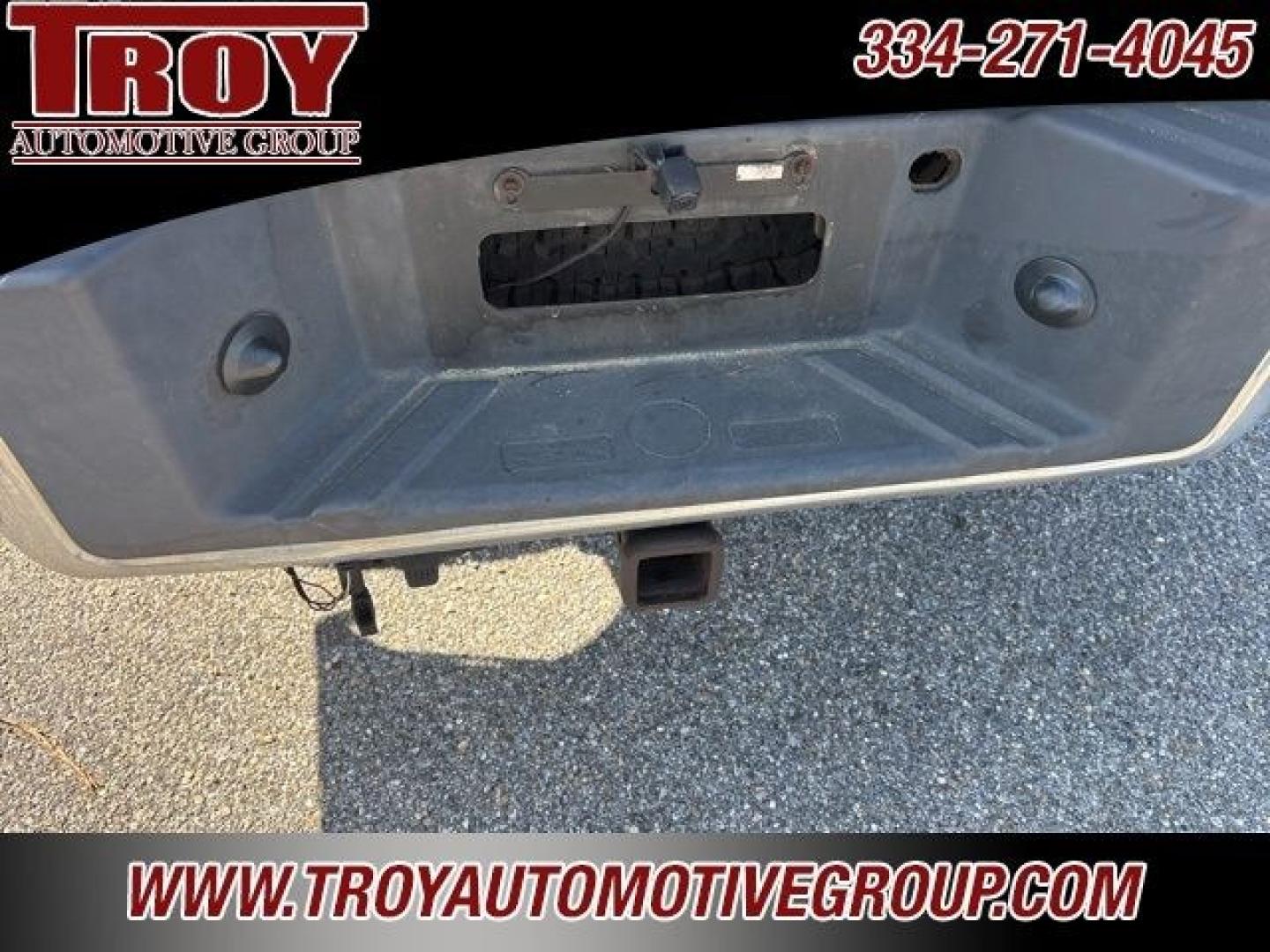 2006 Gray /Medium Flint Ford F-150 (1FTPX14V16N) with an 5.4L V8 EFI 24V FFV engine, Automatic transmission, located at 6812 Atlanta Hwy, Montgomery, AL, 36117, (334) 271-4045, 32.382118, -86.178673 - Priced below KBB Fair Purchase Price!<br><br>Gray 2006 Ford F-150 4WD 5.4L V8 EFI 24V FFV 4-Speed Automatic with Overdrive<br><br>Financing Available---Top Value for Trades.- Photo#8
