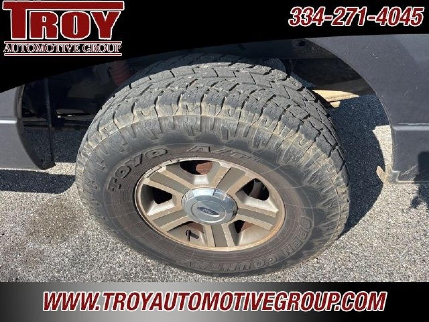 2006 Gray /Medium Flint Ford F-150 (1FTPX14V16N) with an 5.4L V8 EFI 24V FFV engine, Automatic transmission, located at 6812 Atlanta Hwy, Montgomery, AL, 36117, (334) 271-4045, 32.382118, -86.178673 - Priced below KBB Fair Purchase Price!<br><br>Gray 2006 Ford F-150 4WD 5.4L V8 EFI 24V FFV 4-Speed Automatic with Overdrive<br><br>Financing Available---Top Value for Trades.- Photo#9