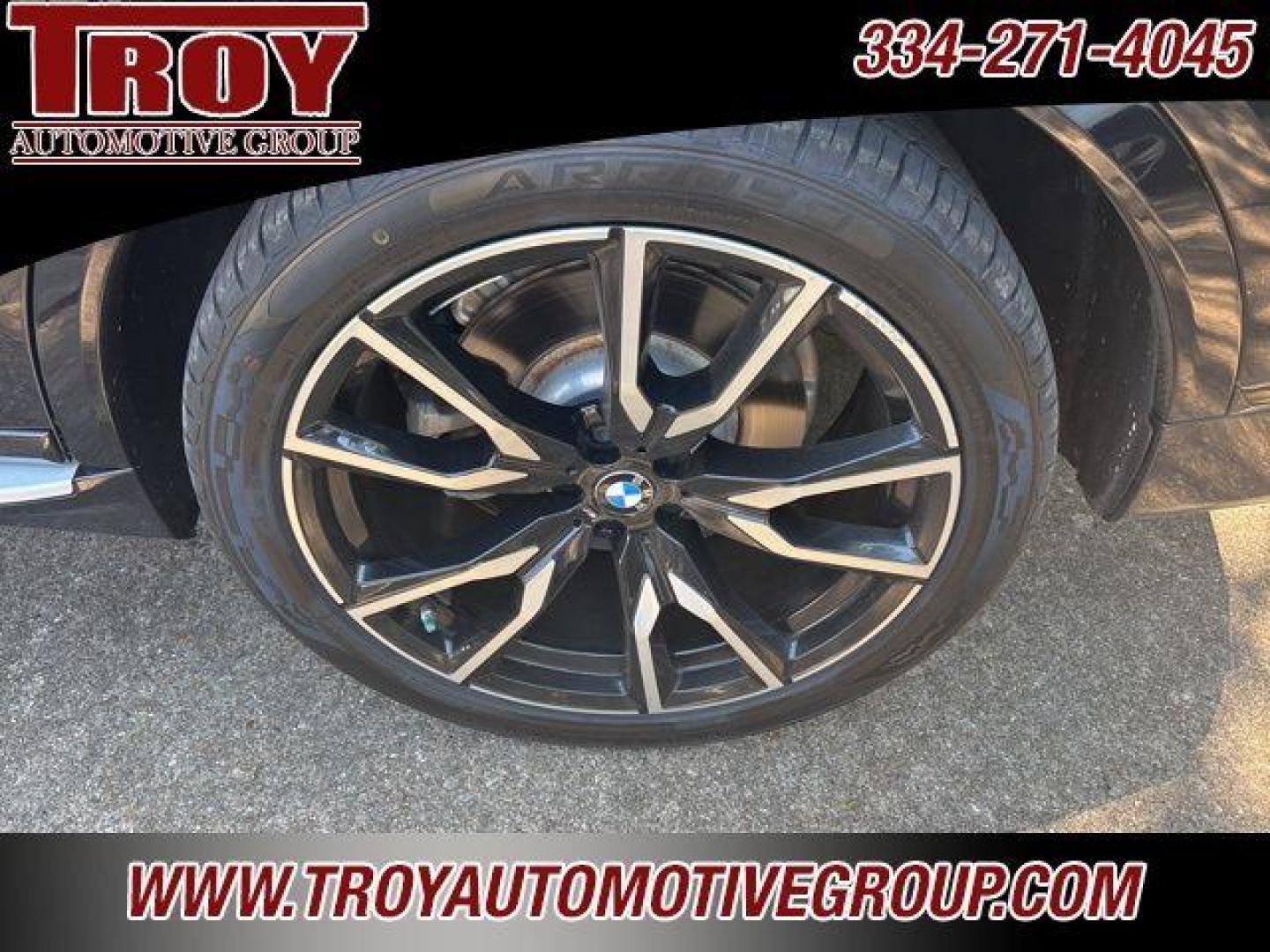 2020 Black Sapphire Metallic /Ivory White BMW X7 xDrive40i (5UXCW2C00L9) with an 3.0L I6 DOHC 24V engine, Automatic transmission, located at 6812 Atlanta Hwy, Montgomery, AL, 36117, (334) 271-4045, 32.382118, -86.178673 - Photo#7
