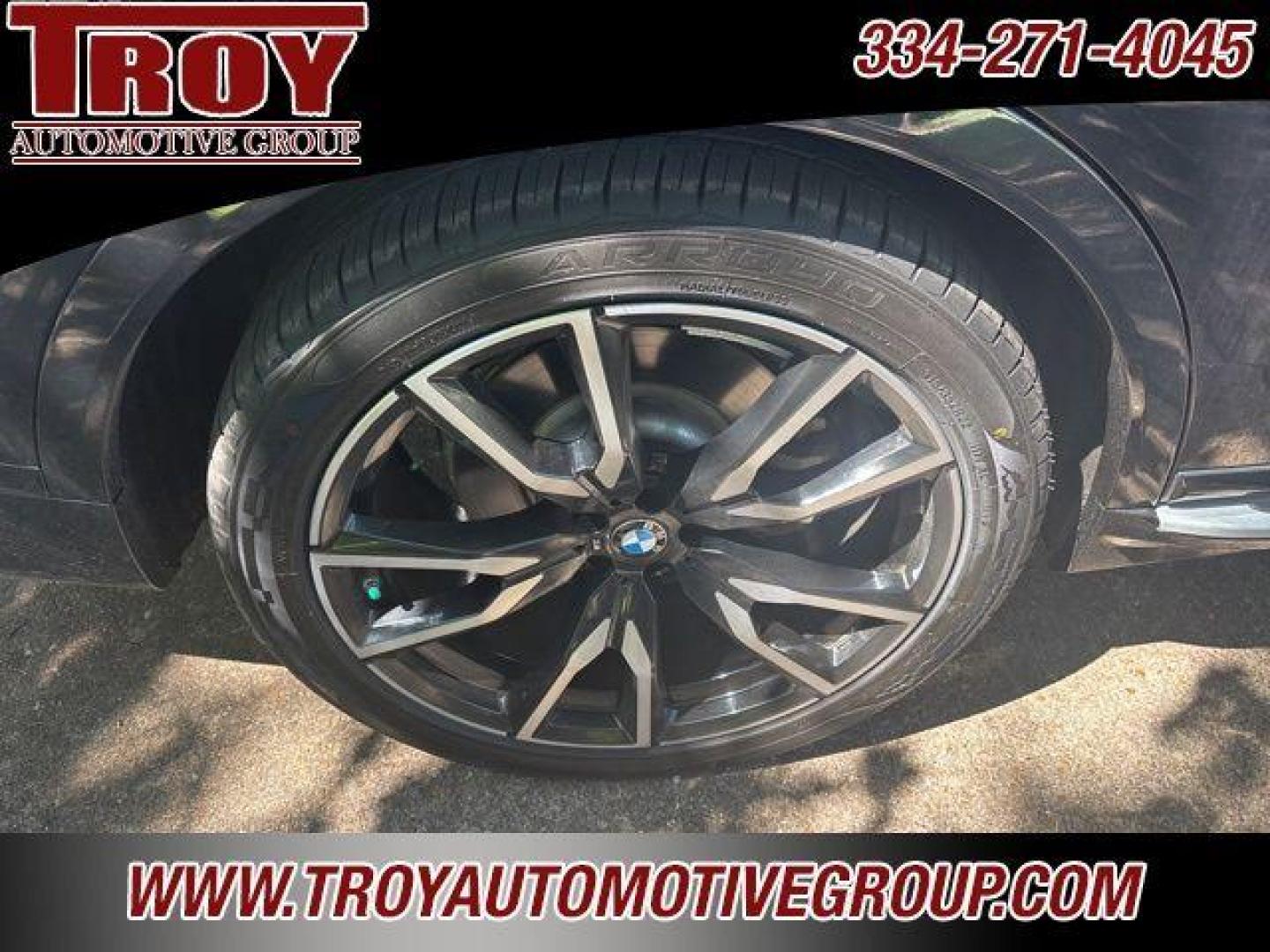 2020 Black Sapphire Metallic /Ivory White BMW X7 xDrive40i (5UXCW2C00L9) with an 3.0L I6 DOHC 24V engine, Automatic transmission, located at 6812 Atlanta Hwy, Montgomery, AL, 36117, (334) 271-4045, 32.382118, -86.178673 - Photo#10